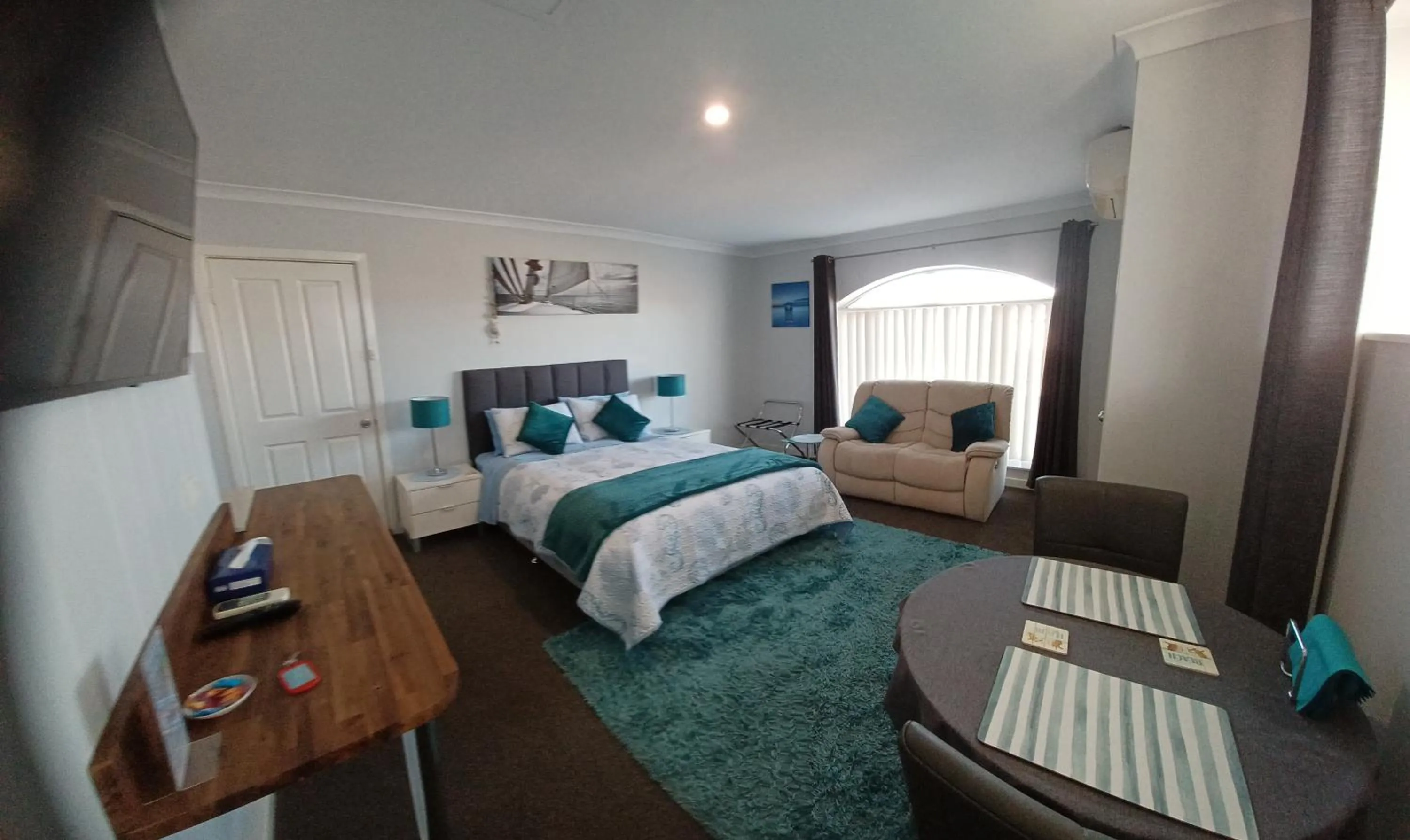 Bed in Palm Beach Guest House