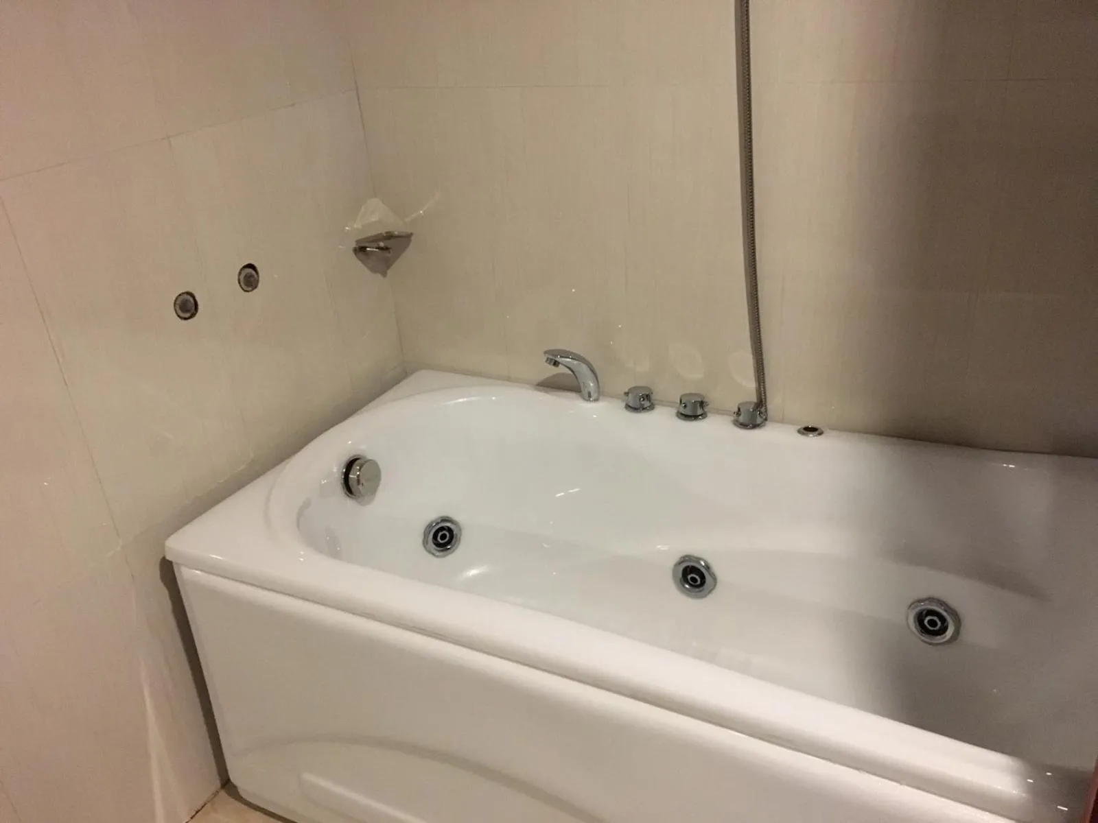 Bathroom in Vinh Plaza Hotel