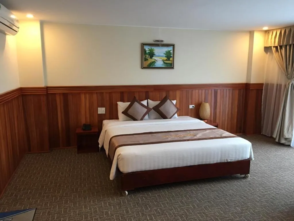 Bed in Vinh Plaza Hotel