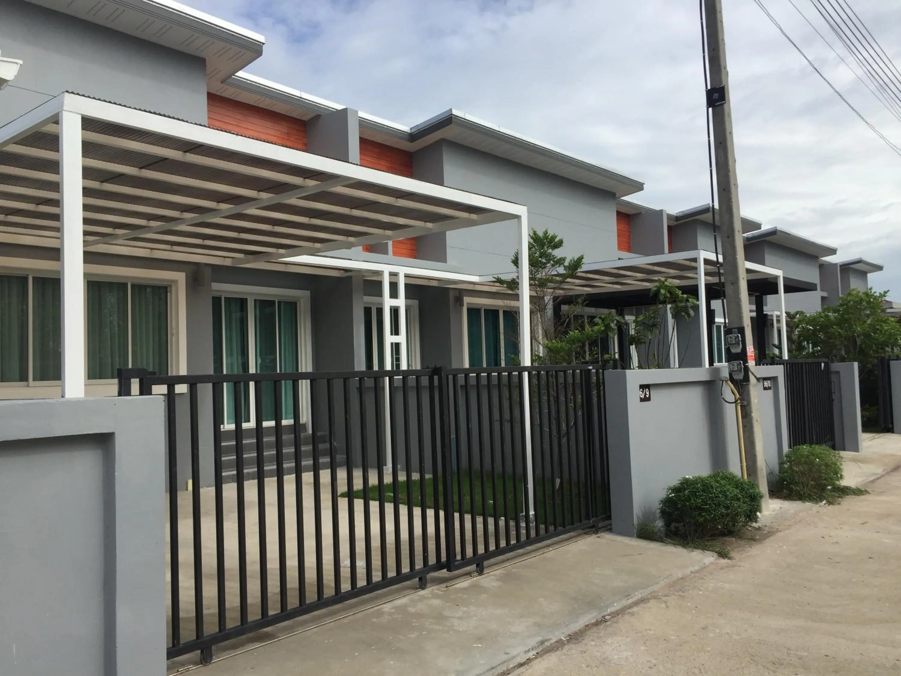 Facade/Entrance in Mondara Vacation Home