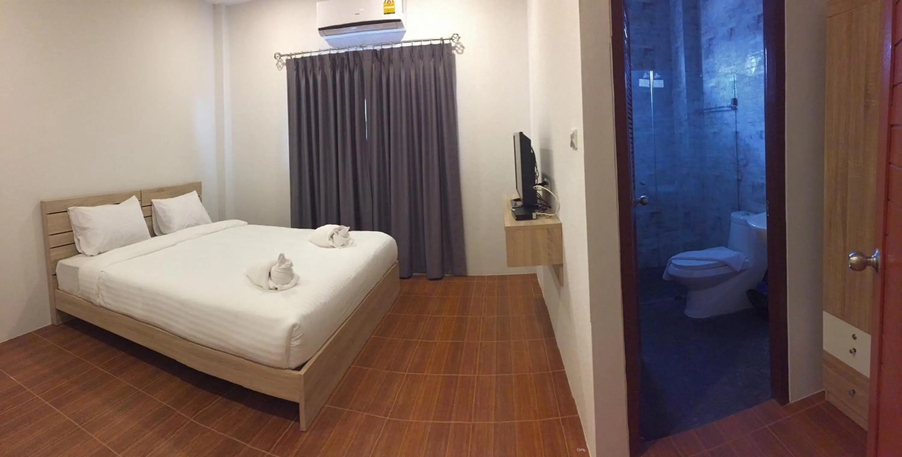 Bed in Mondara Vacation Home