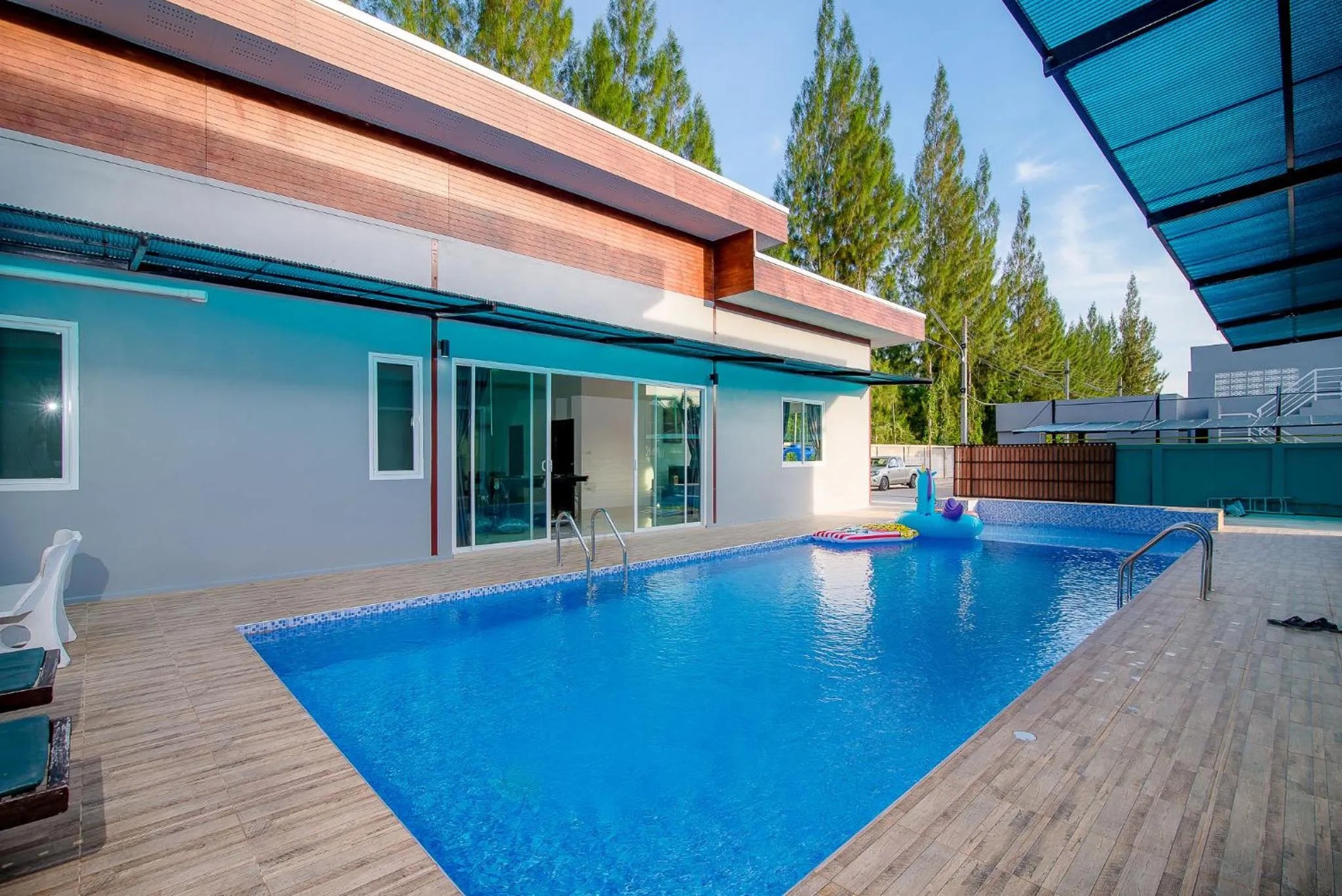 Swimming Pool in Mondara Vacation Home