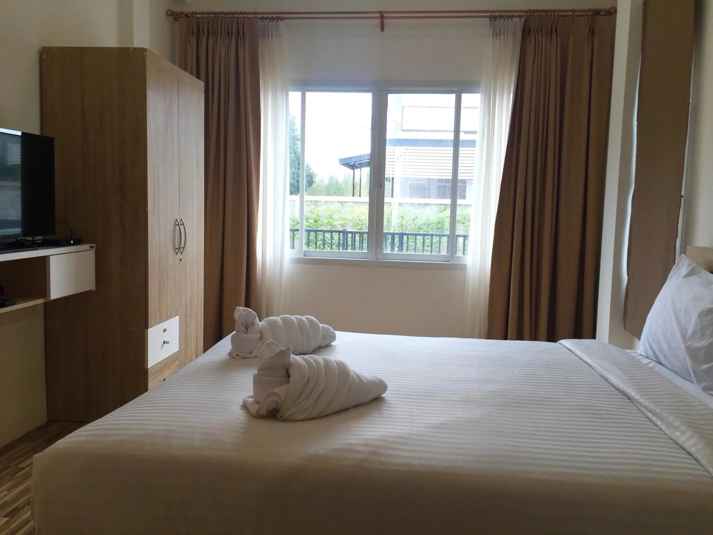 Bed in Mondara Vacation Home