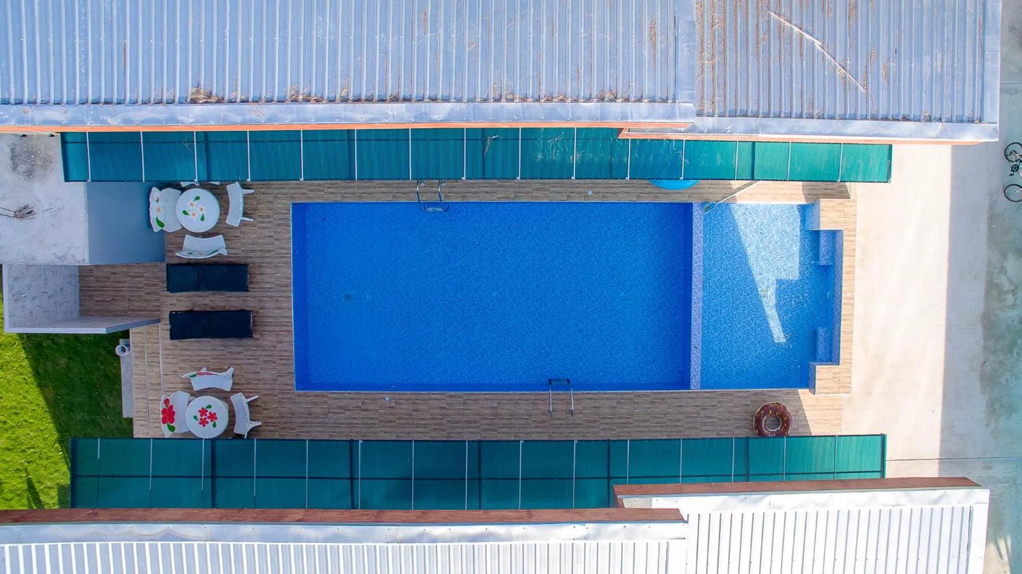 Swimming Pool in Mondara Vacation Home