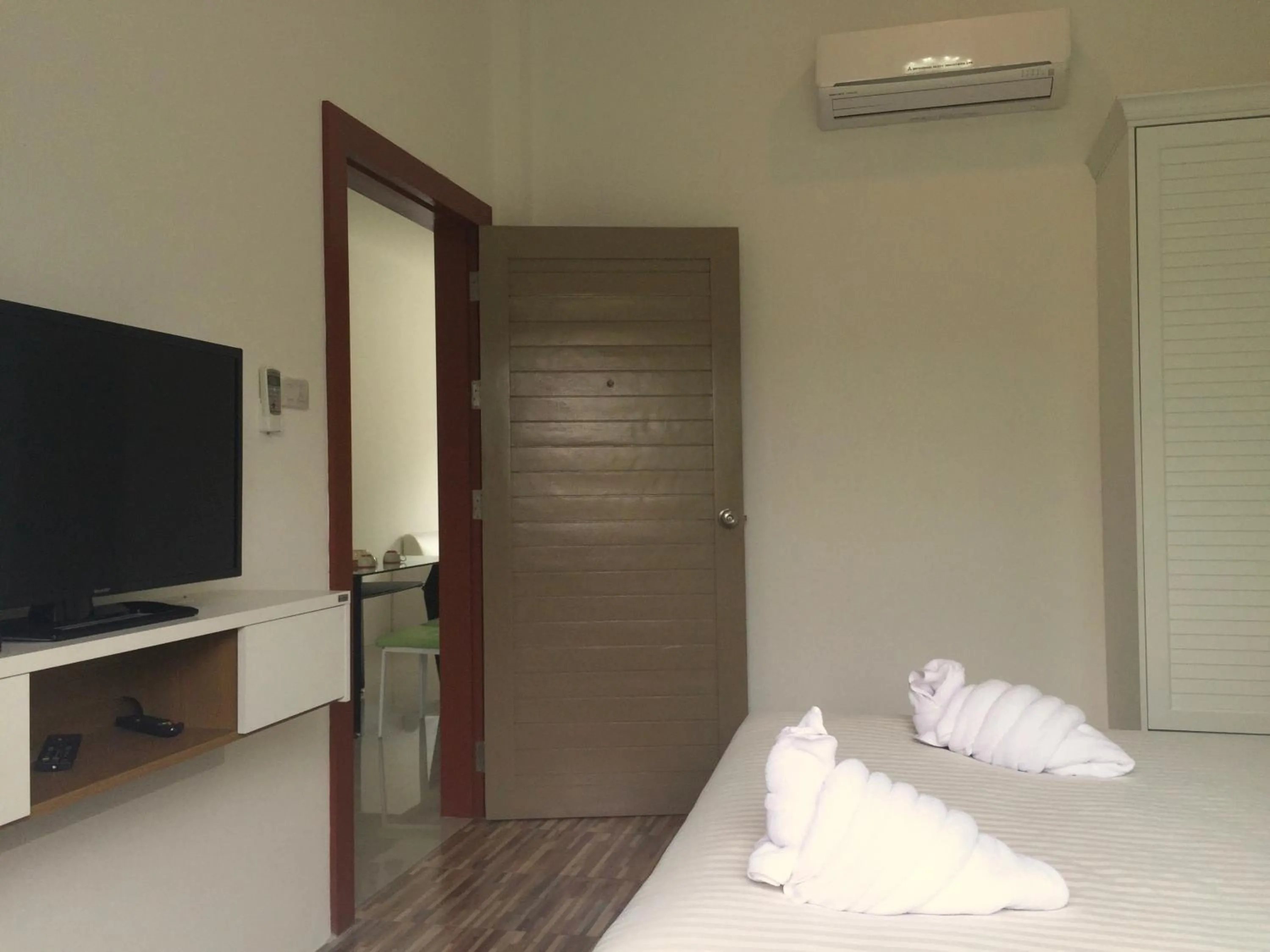 TV and multimedia, TV/Entertainment Center in Mondara Vacation Home