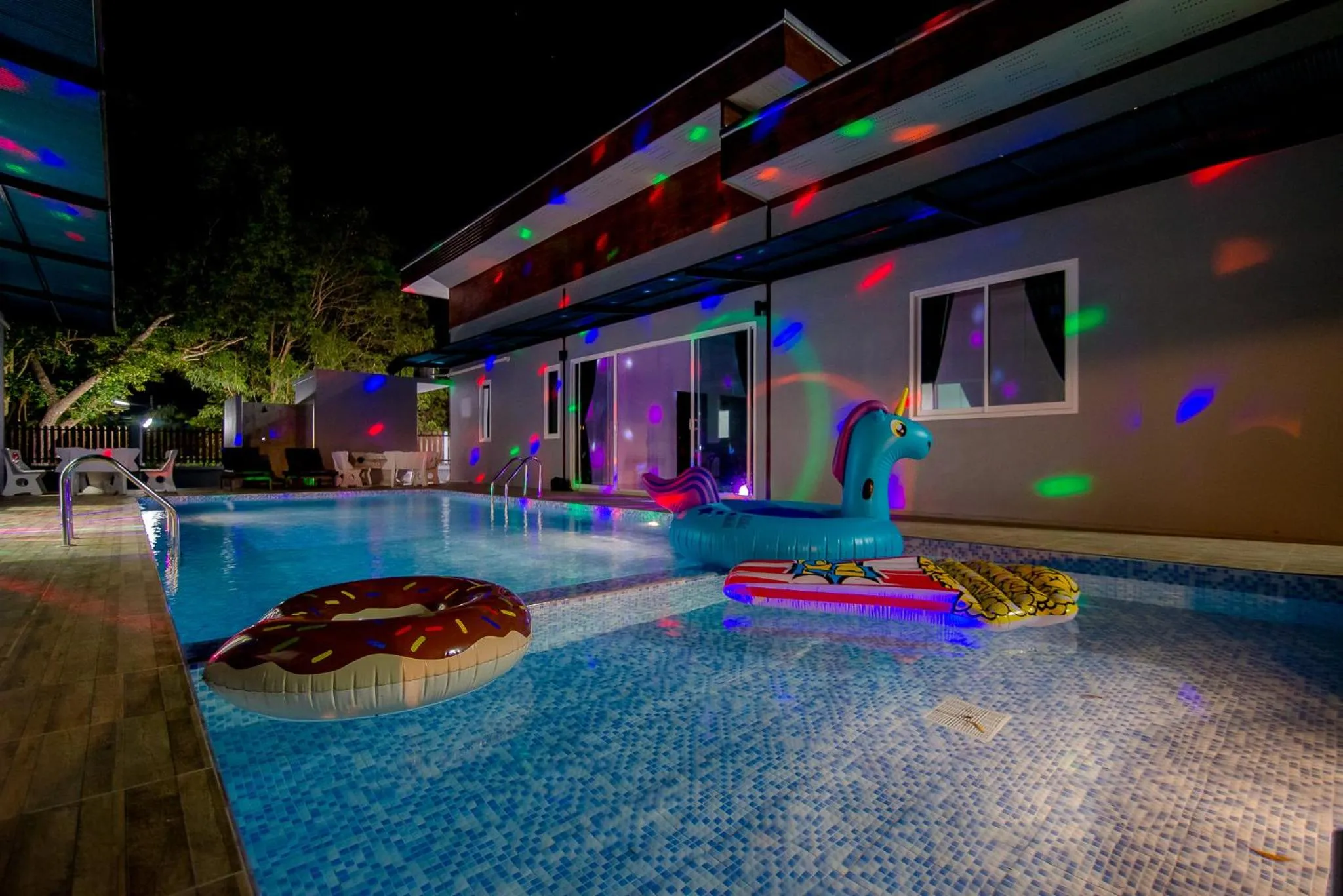 Swimming Pool in Mondara Vacation Home