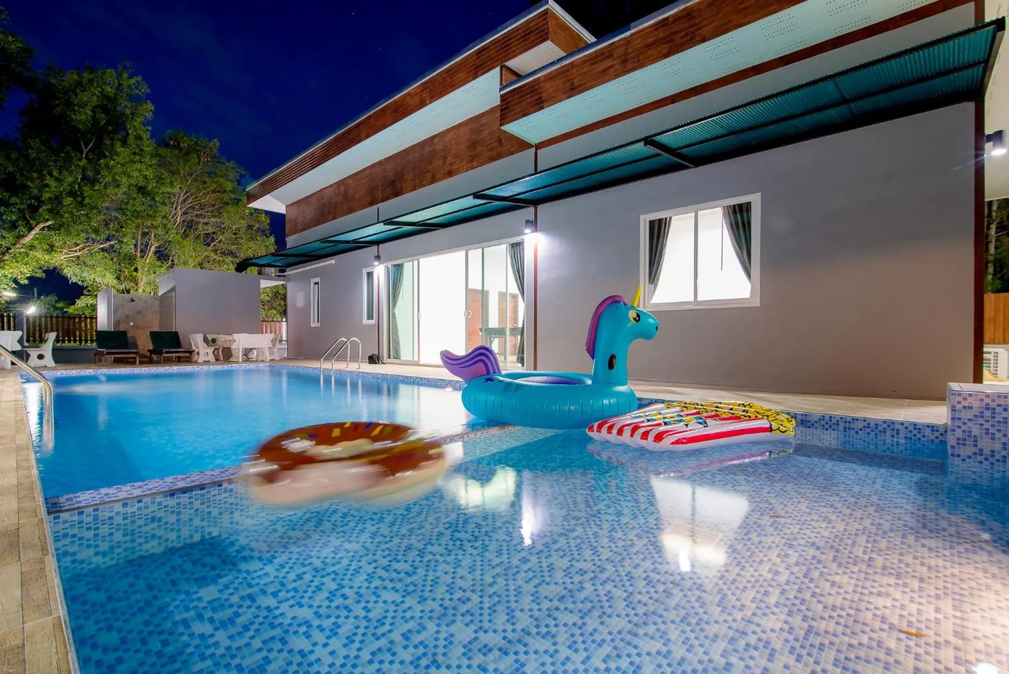 Swimming Pool in Mondara Vacation Home