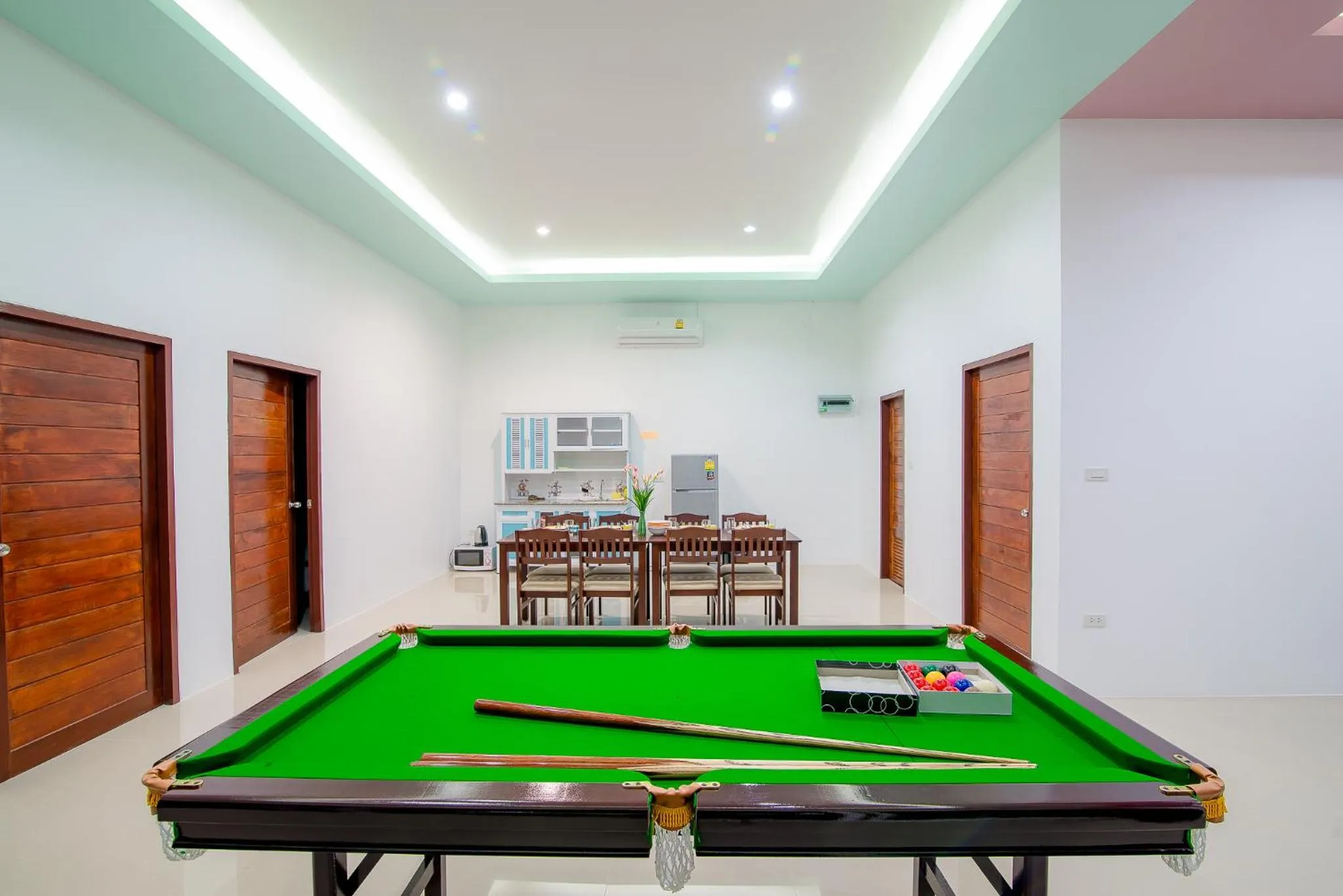 Billiards in Mondara Vacation Home