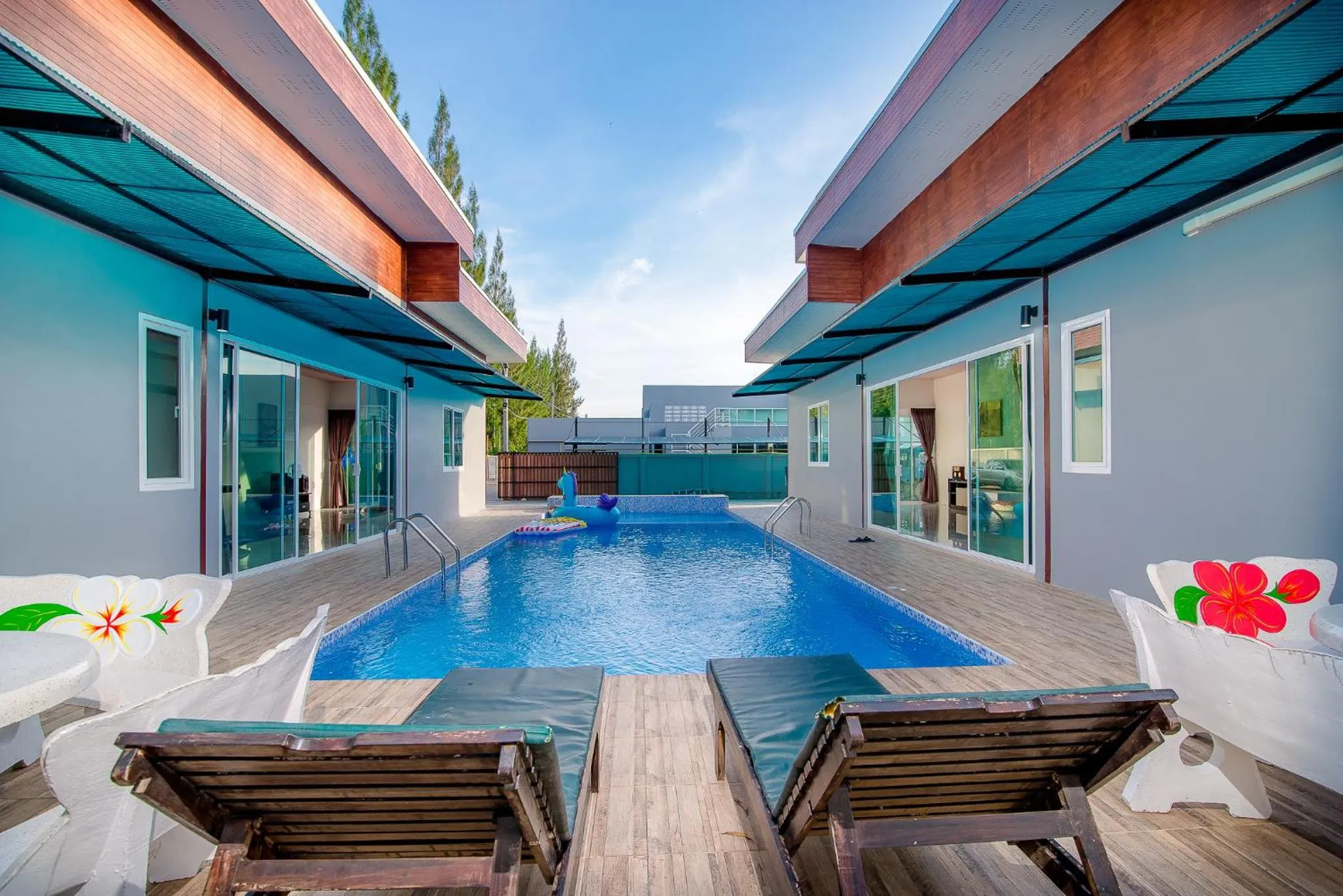 Swimming Pool in Mondara Vacation Home