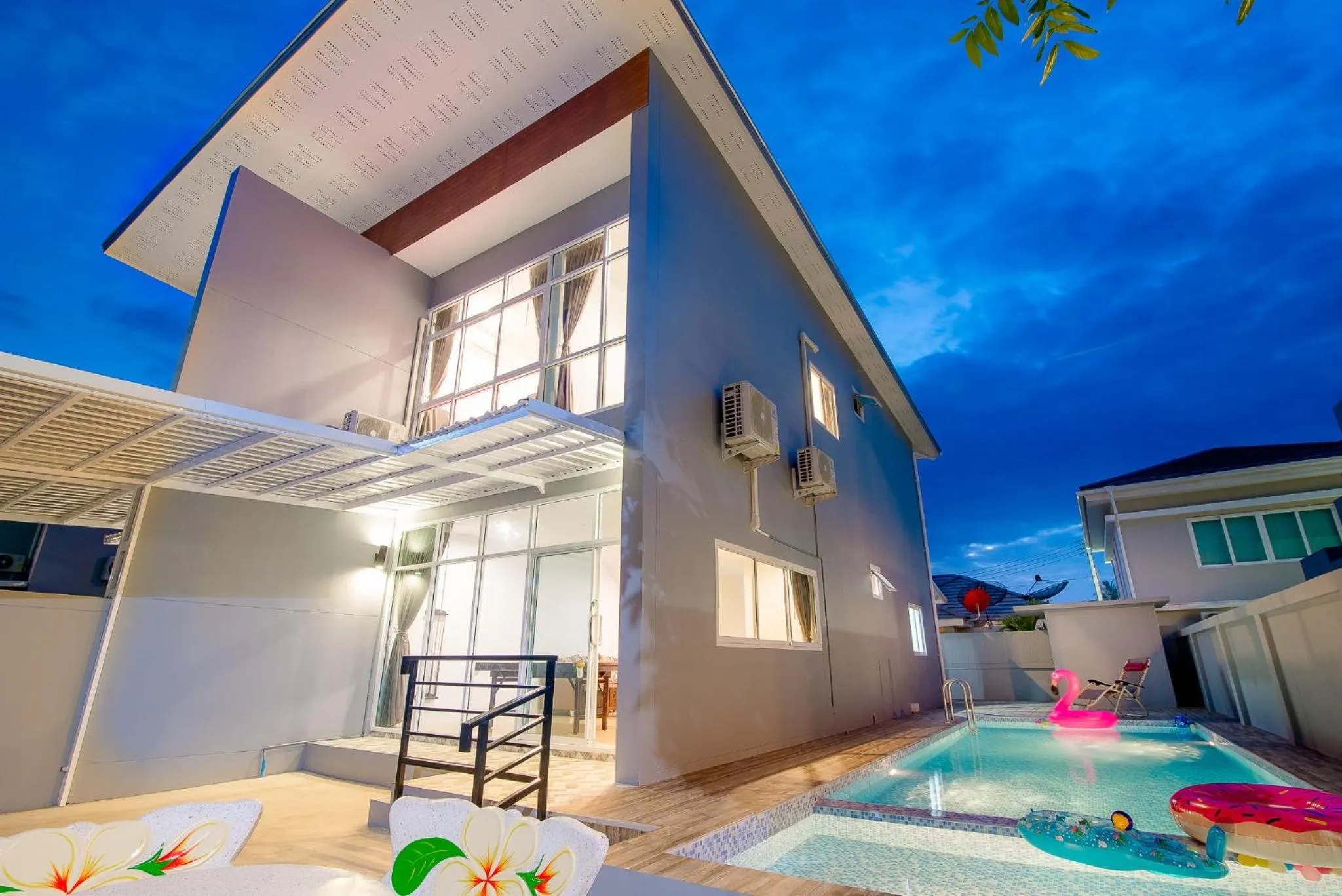 Property Building in Mondara Vacation Home