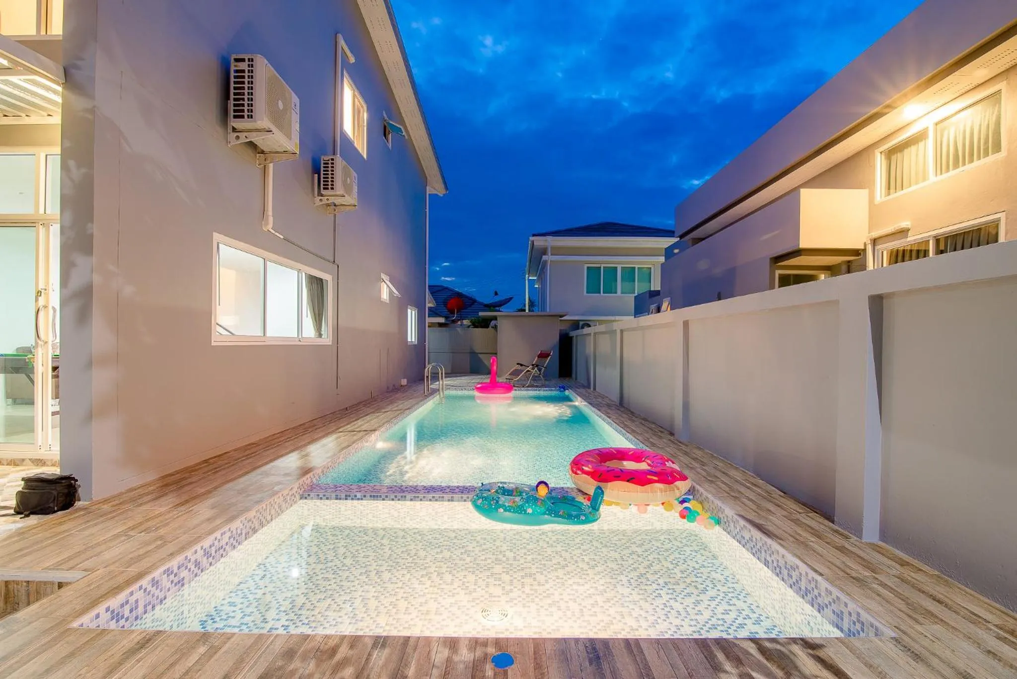 Swimming Pool in Mondara Vacation Home