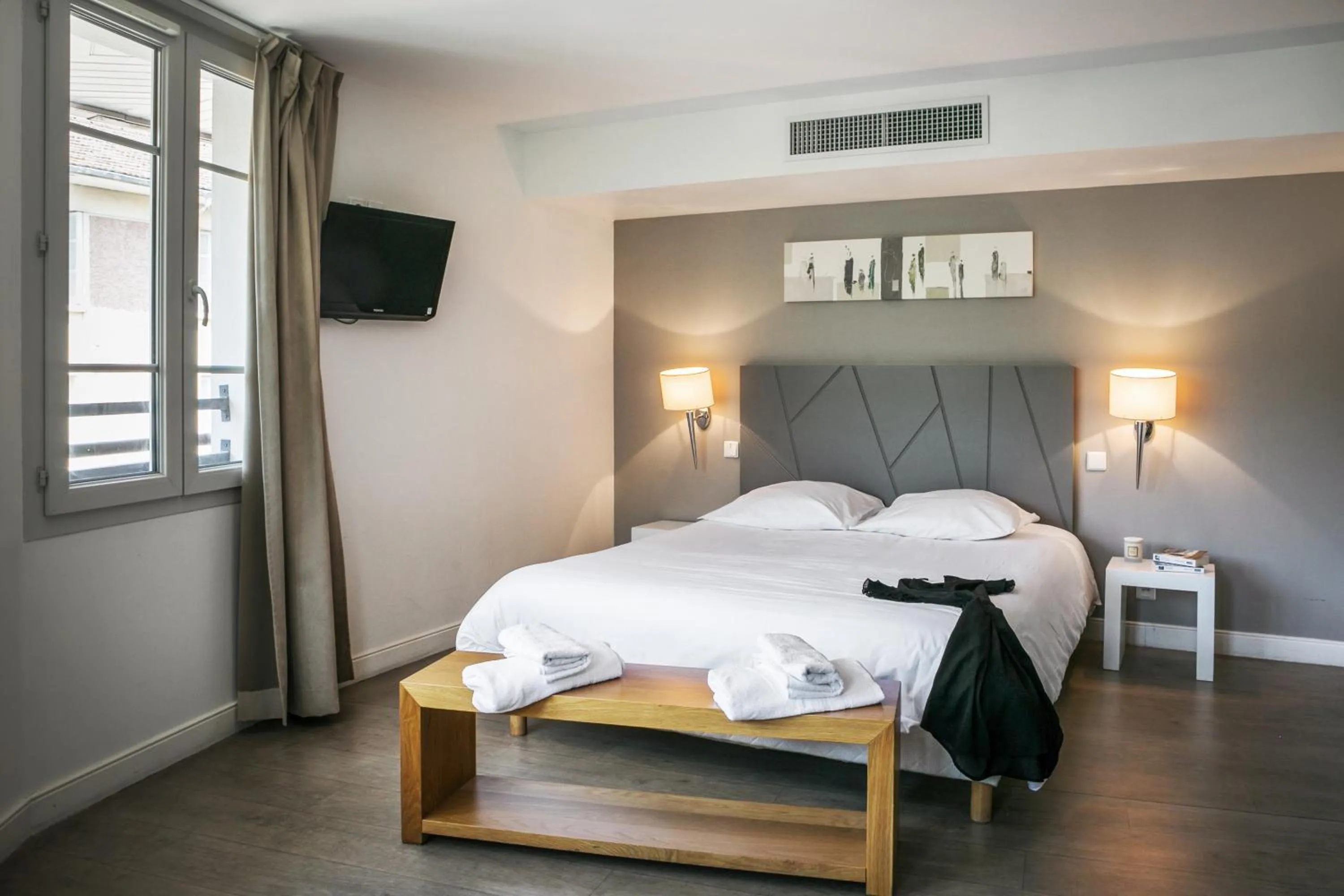 Bedroom, Bed in Comfort Aparthotel Lourdes Lorda
