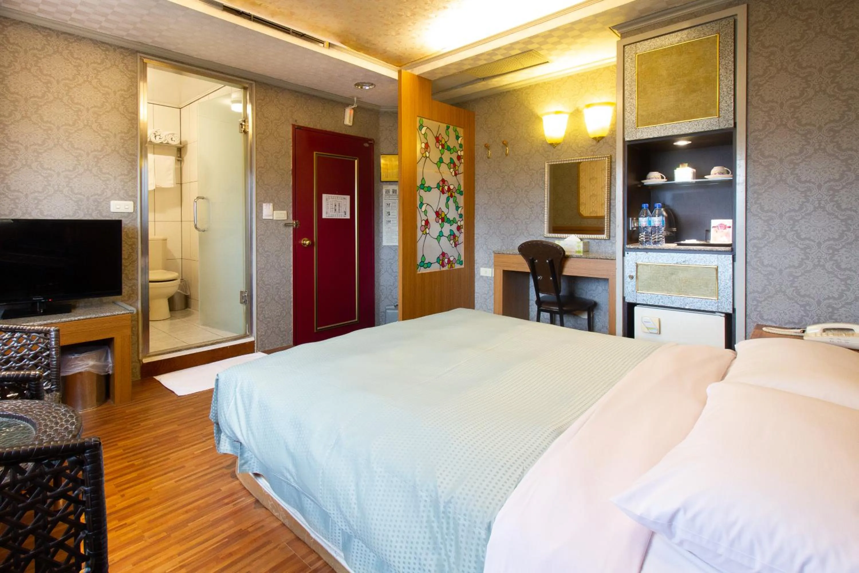 Photo of the whole room, Bed in Best Hotel