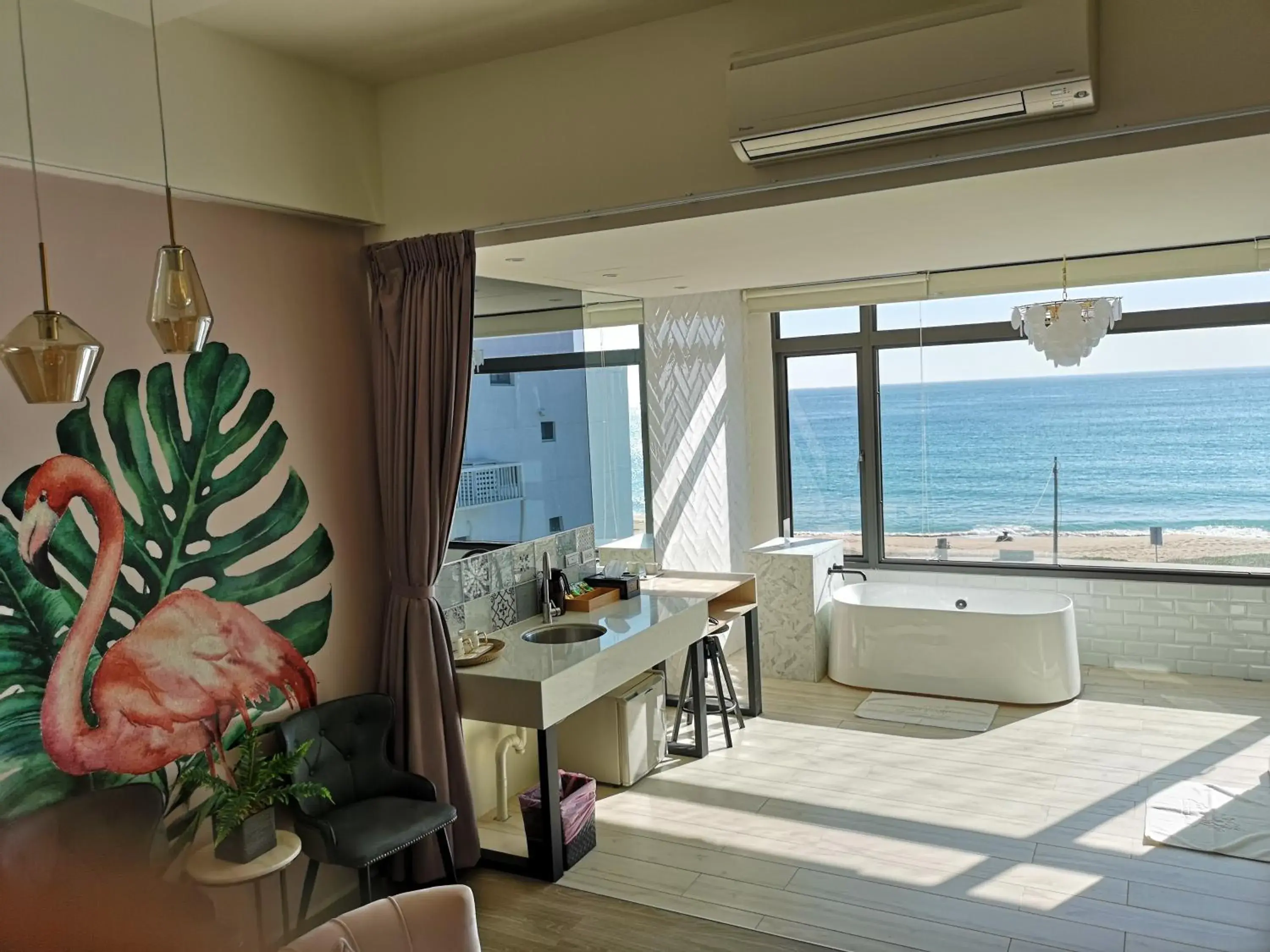 Deluxe Double Room with Balcony and Sea View in Beachcastle & Sea View Villa Deluxe Double Room with Balcony and Sea View in Beachcastle & Sea View Villa