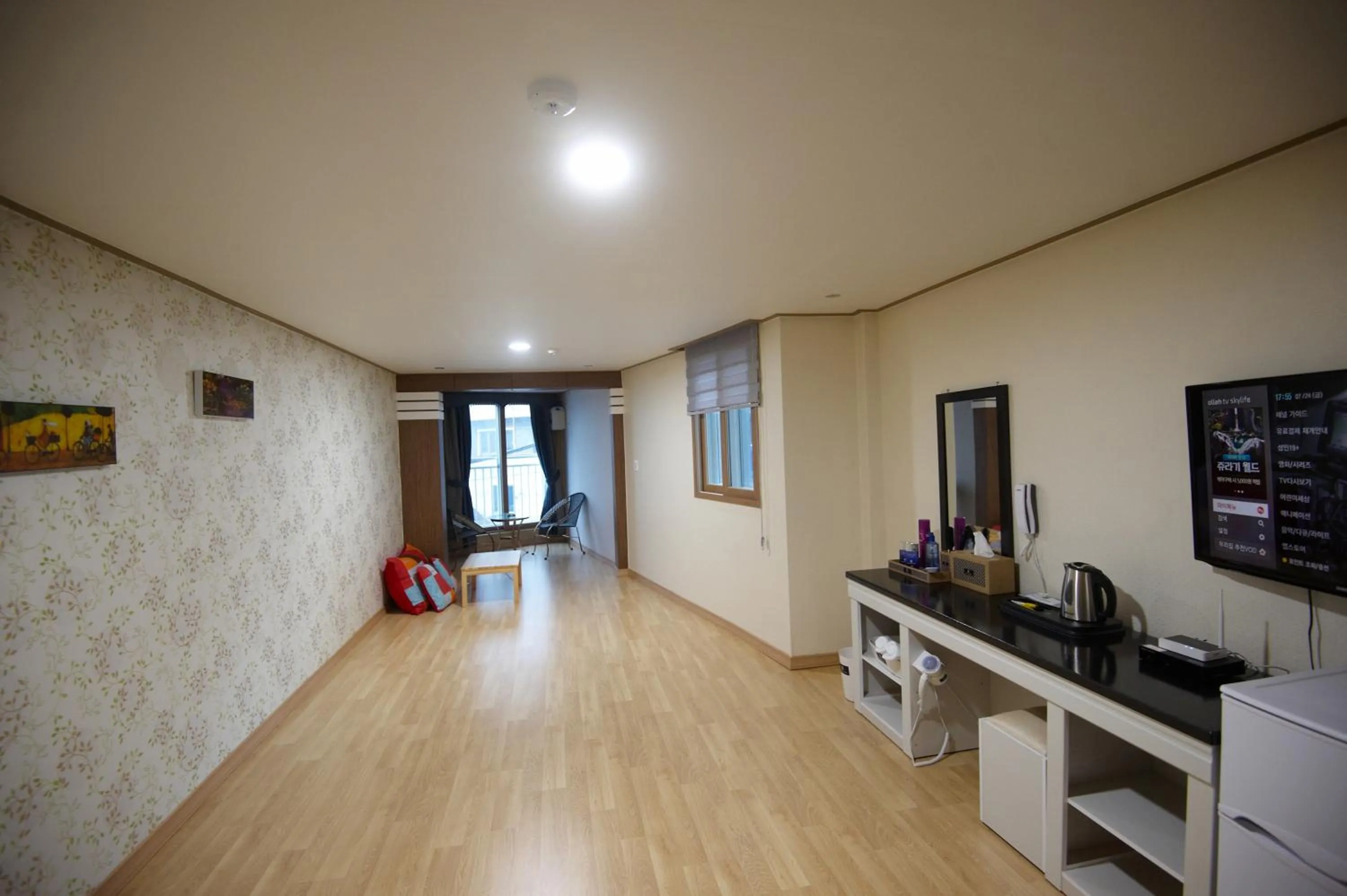 Day in Dorcas Tourist Hostel