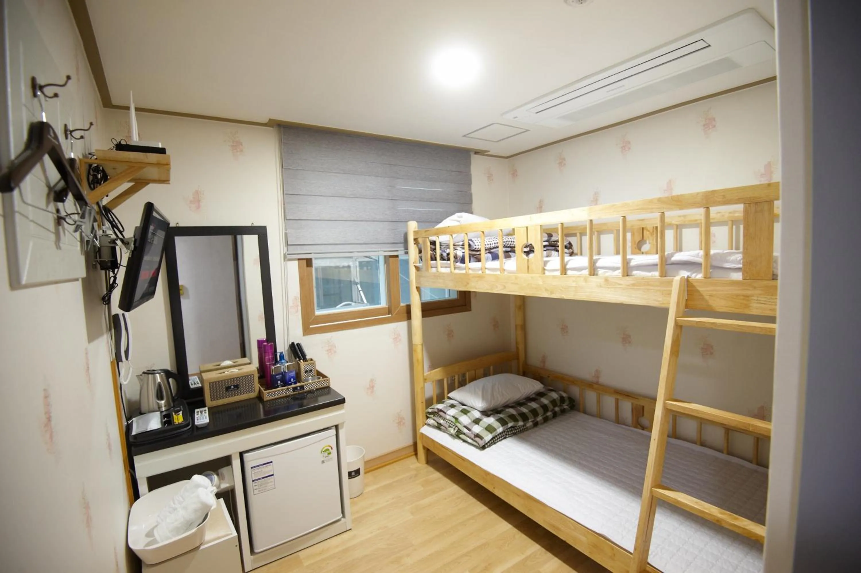 bunk bed, Bed in Dorcas Tourist Hostel