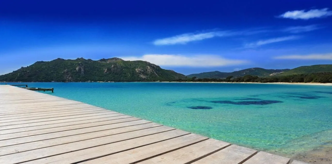 Nearby landmark in L'Aiglon Bylitis