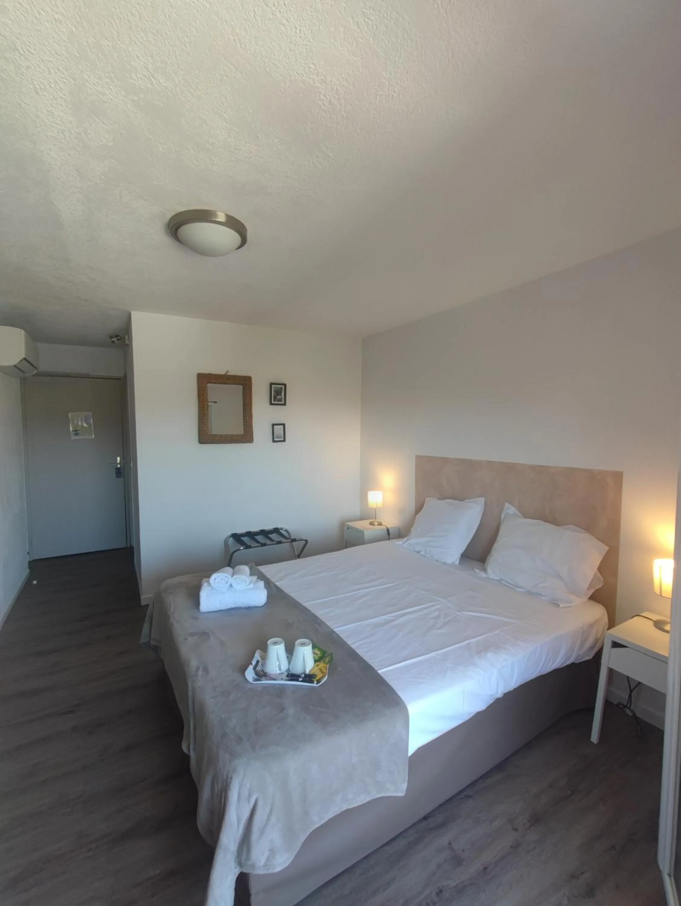 Bedroom in L'Aiglon Bylitis