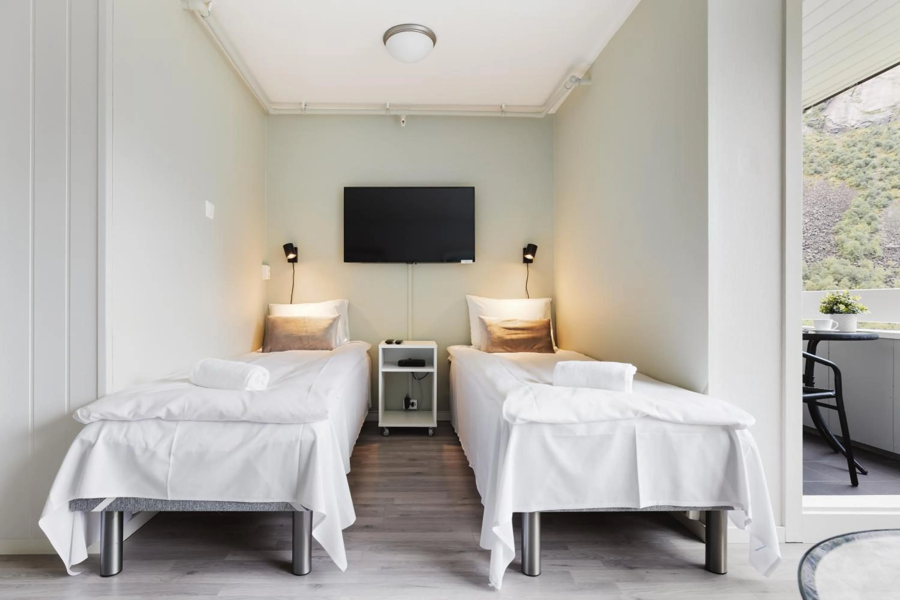 Photo of the whole room, Bed in Trolltunga Aparthotel