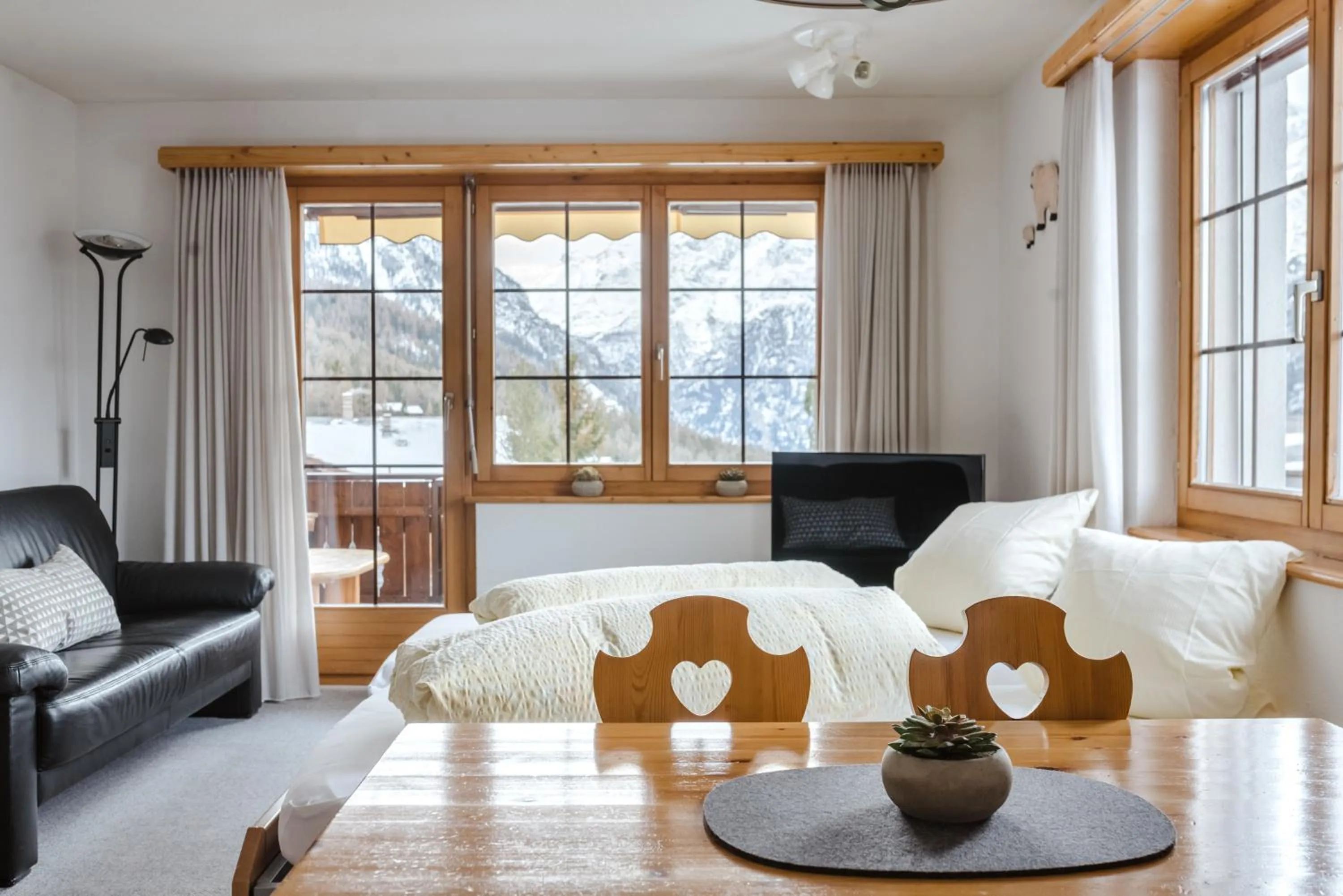 Living room, Bed in Aktiv Hotel & Spa Hannigalp