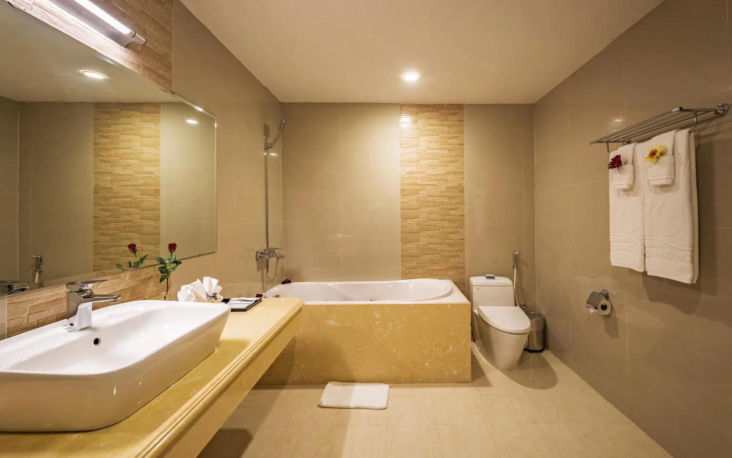 Bathroom in Lam Giang Hotel