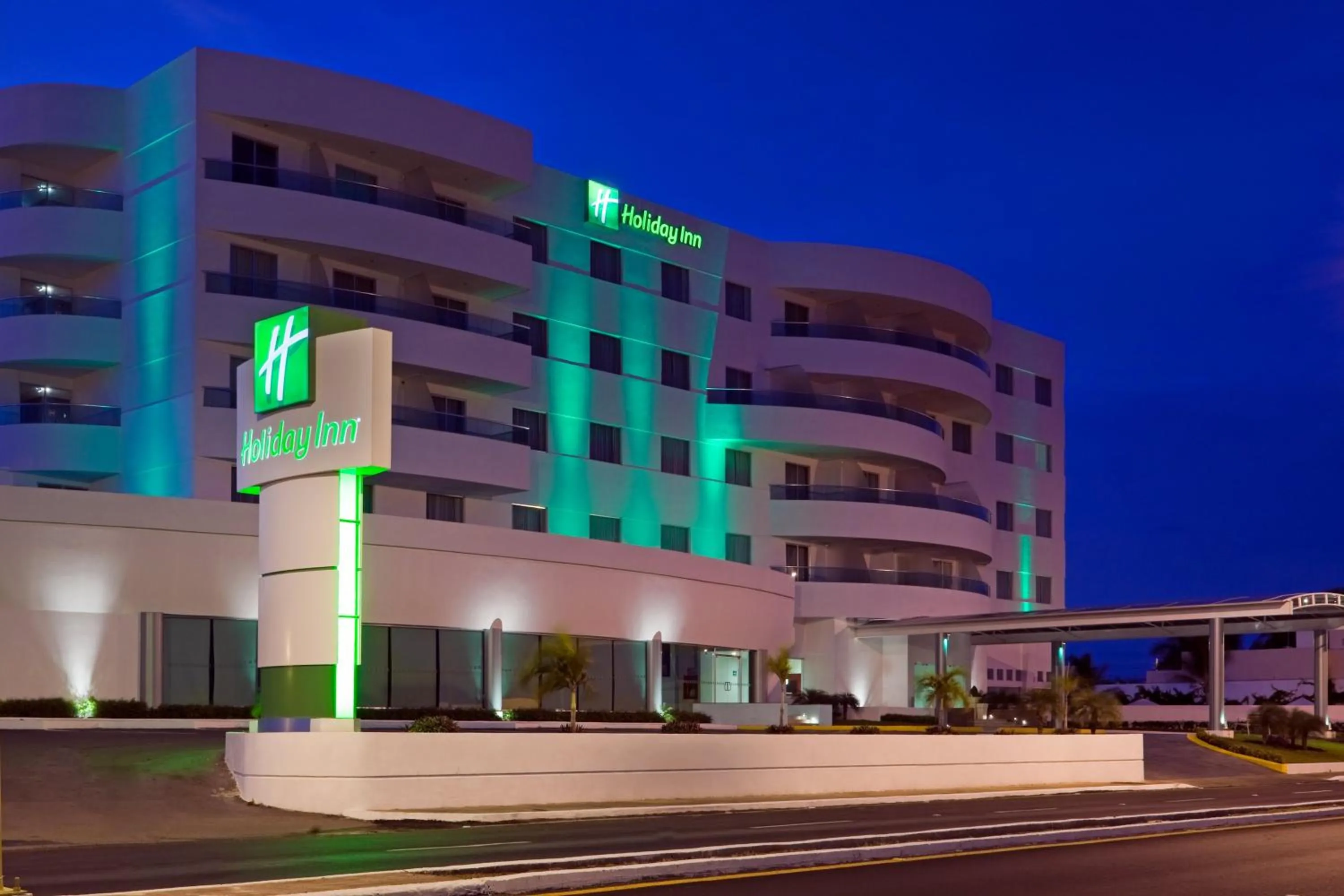 Property building in Holiday Inn Campeche by IHG