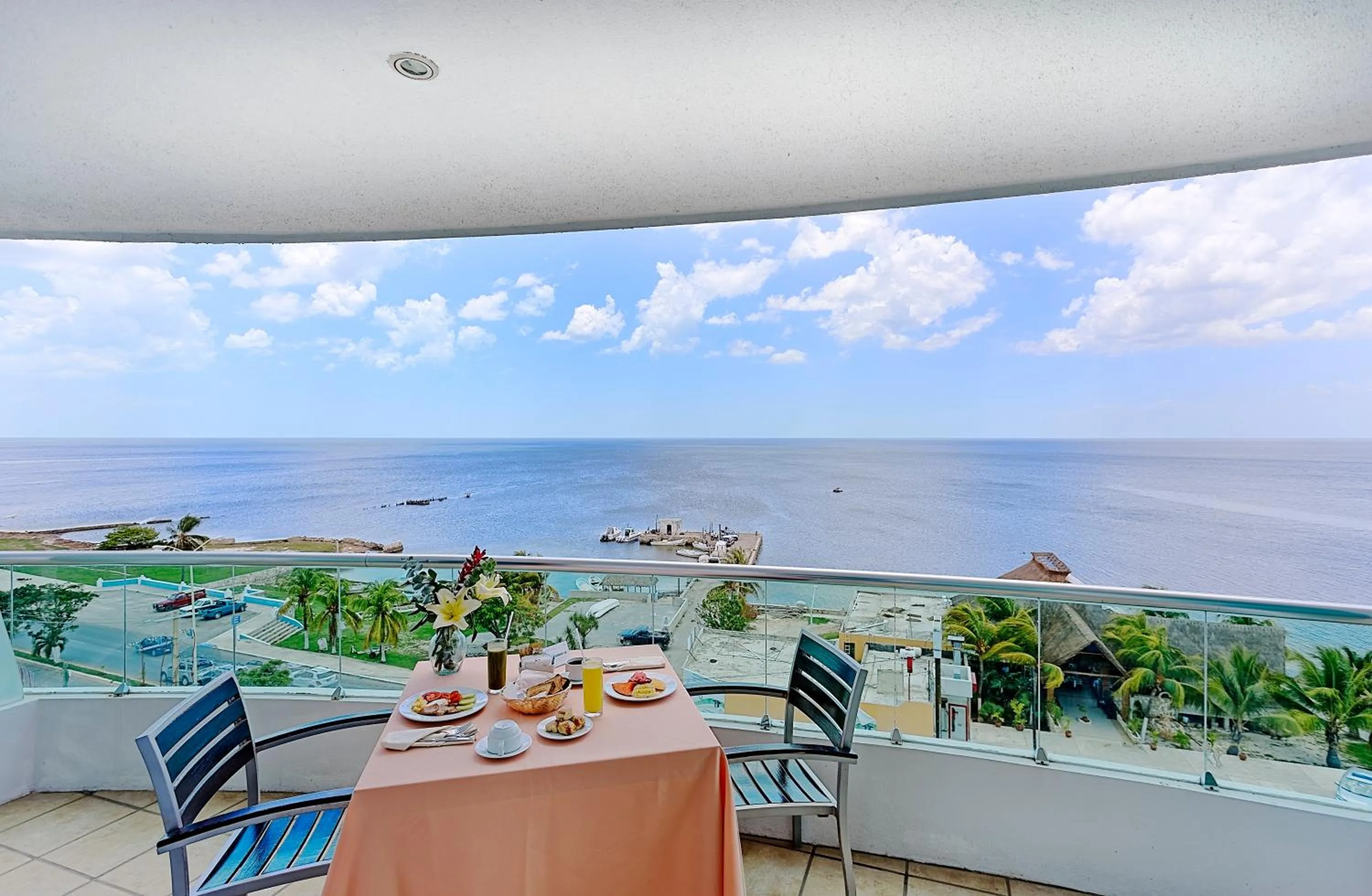 Photo of the whole room in Holiday Inn Campeche by IHG