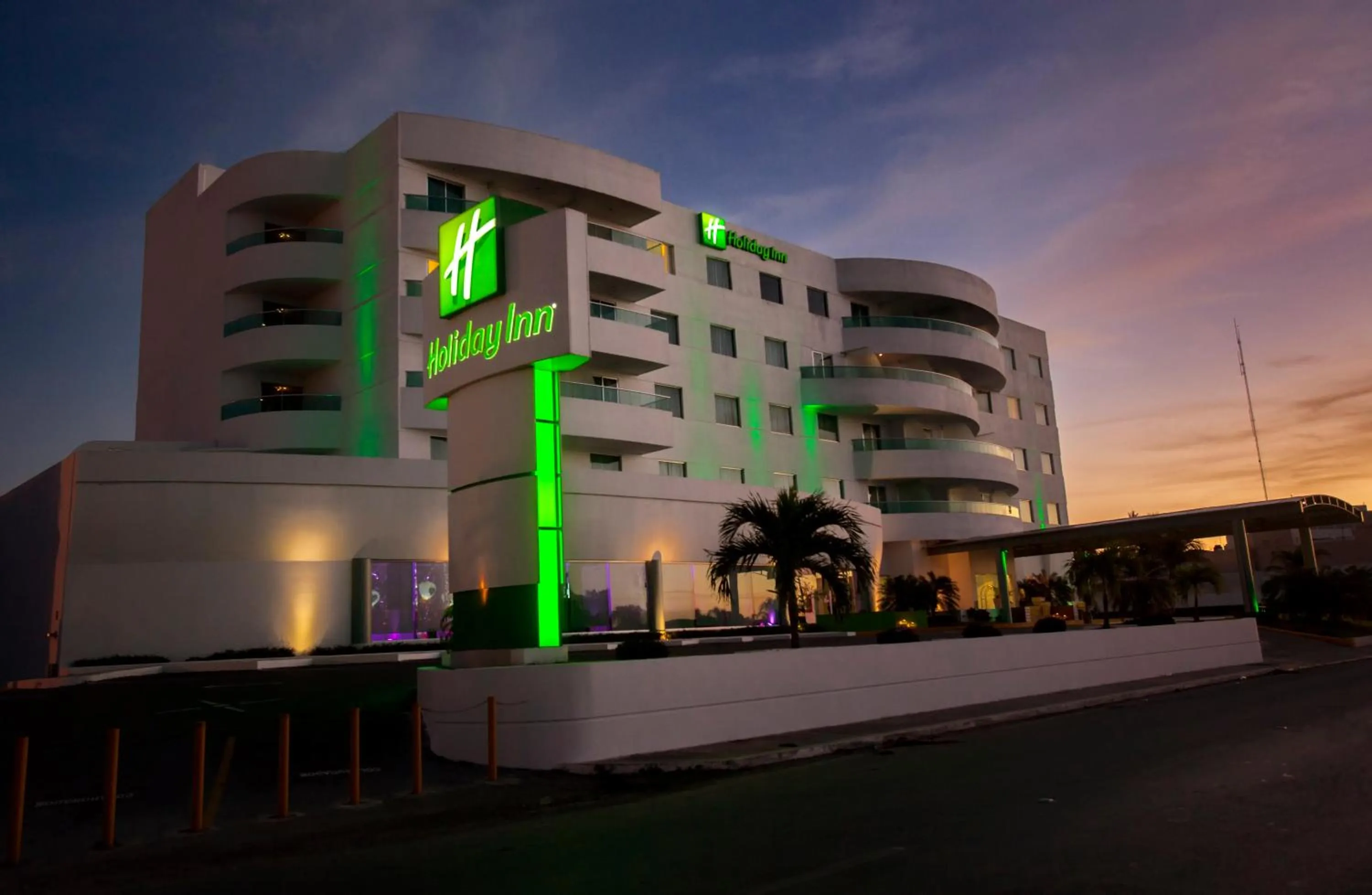 Property building in Holiday Inn Campeche by IHG