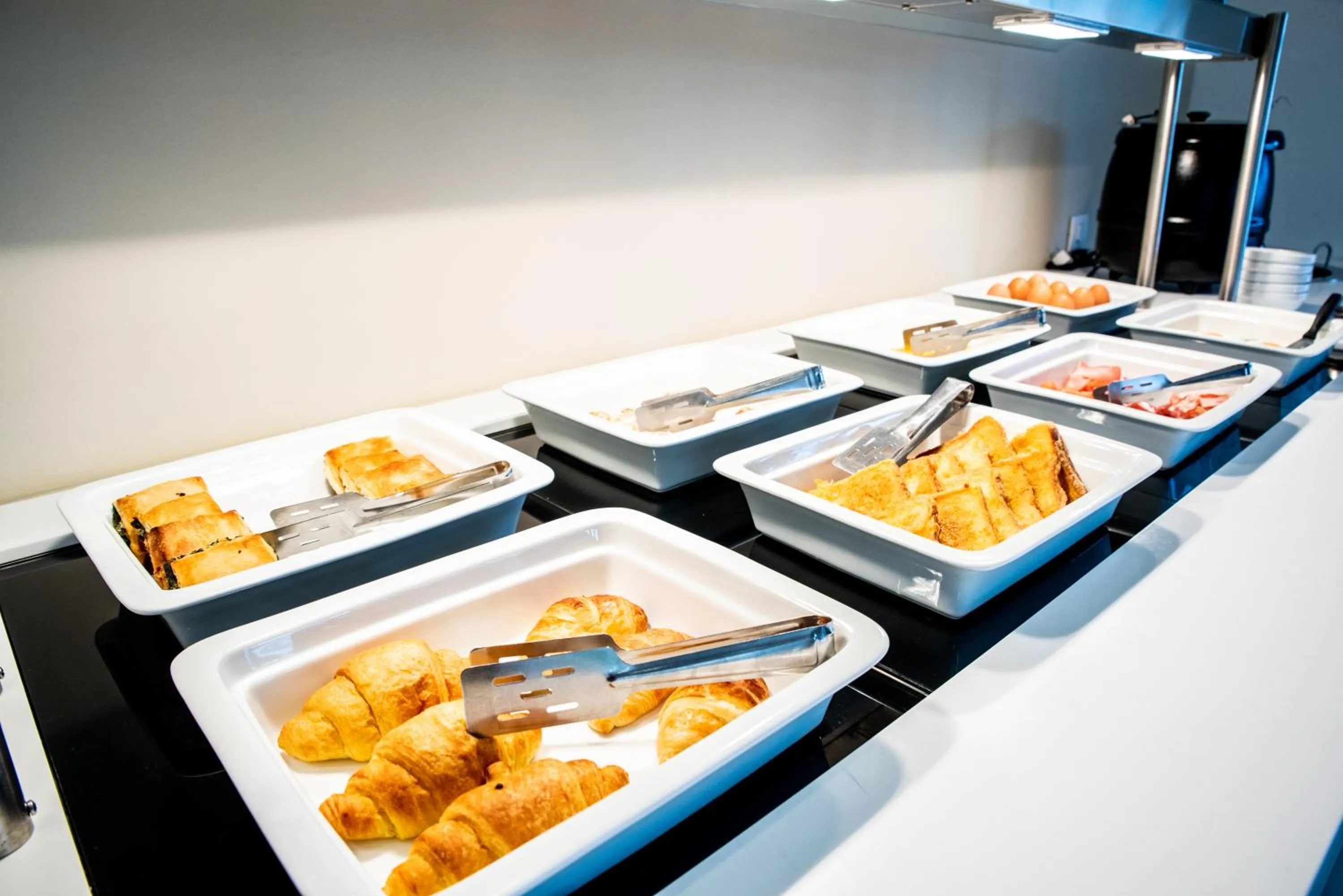 Buffet breakfast in Lagaria Luxury Rooms