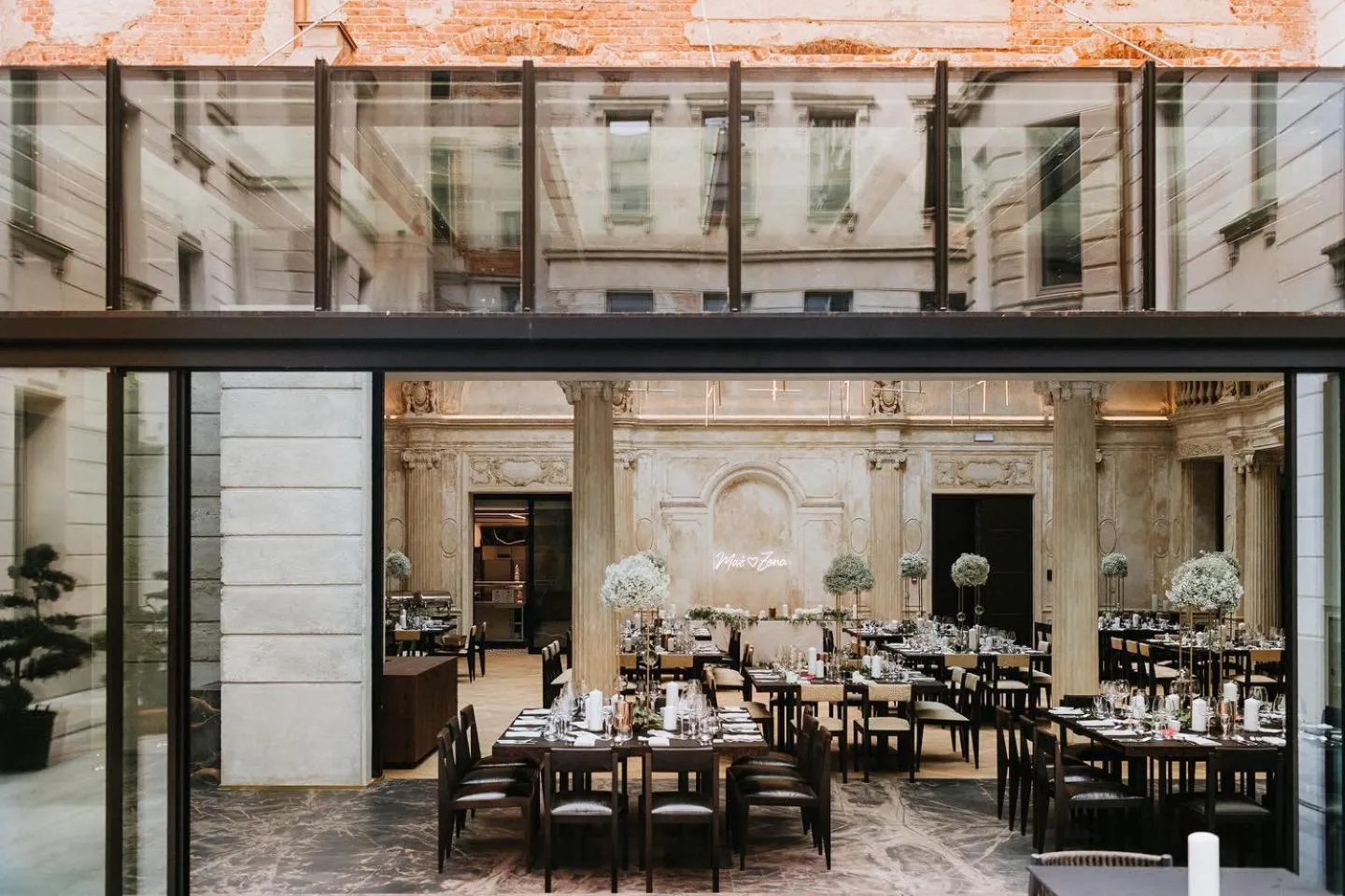 Restaurant/places to eat in Grand Hotel