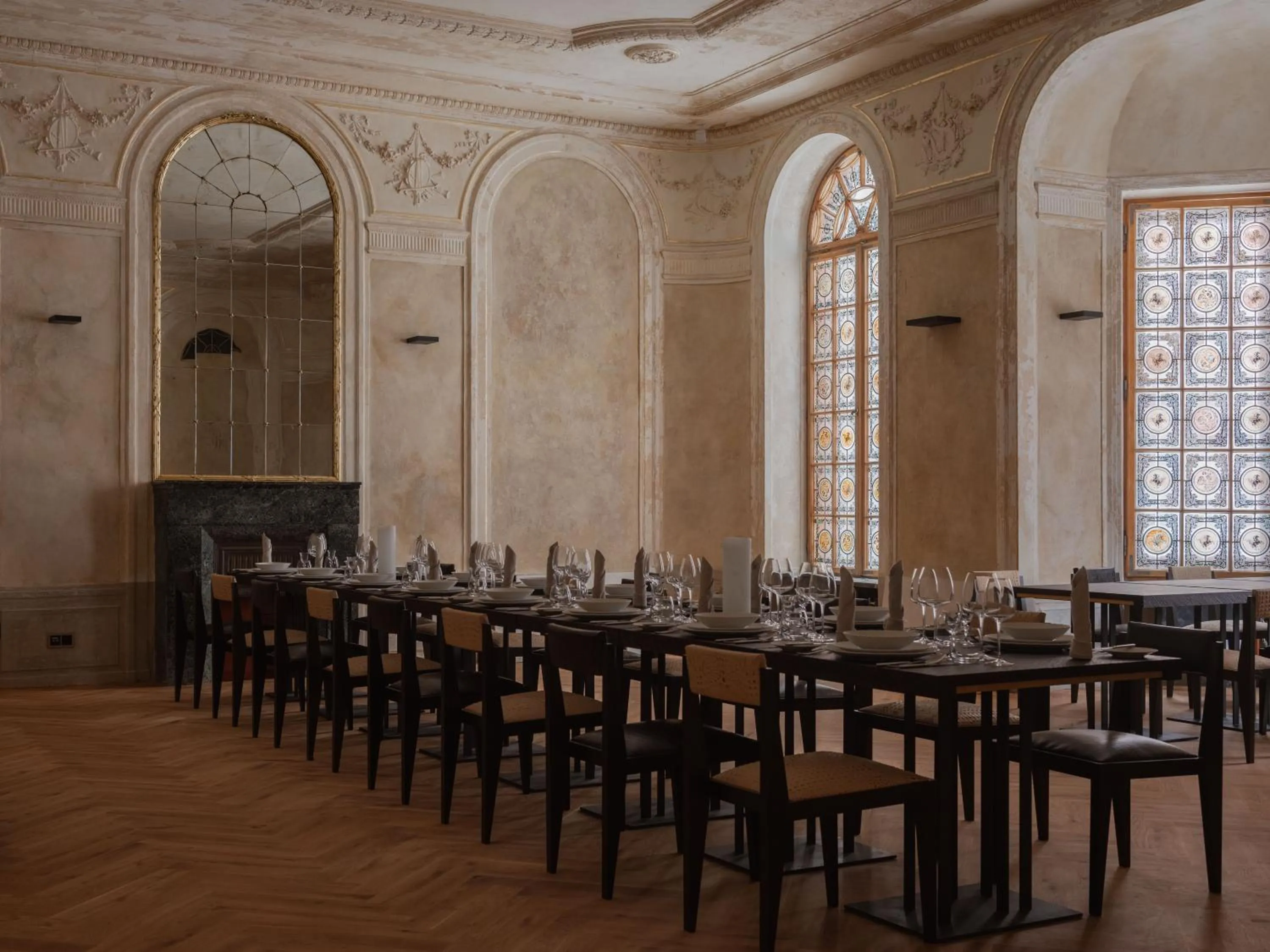 Restaurant/places to eat in Grand Hotel