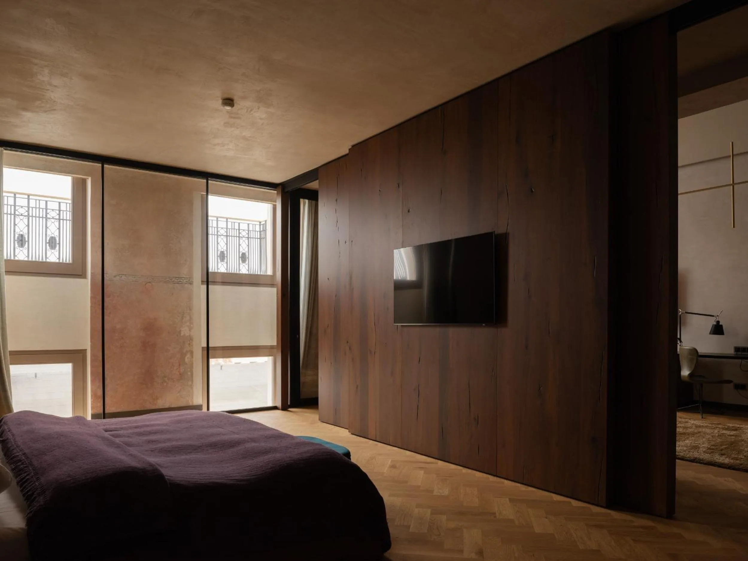 Bedroom, Bed in Grand Hotel