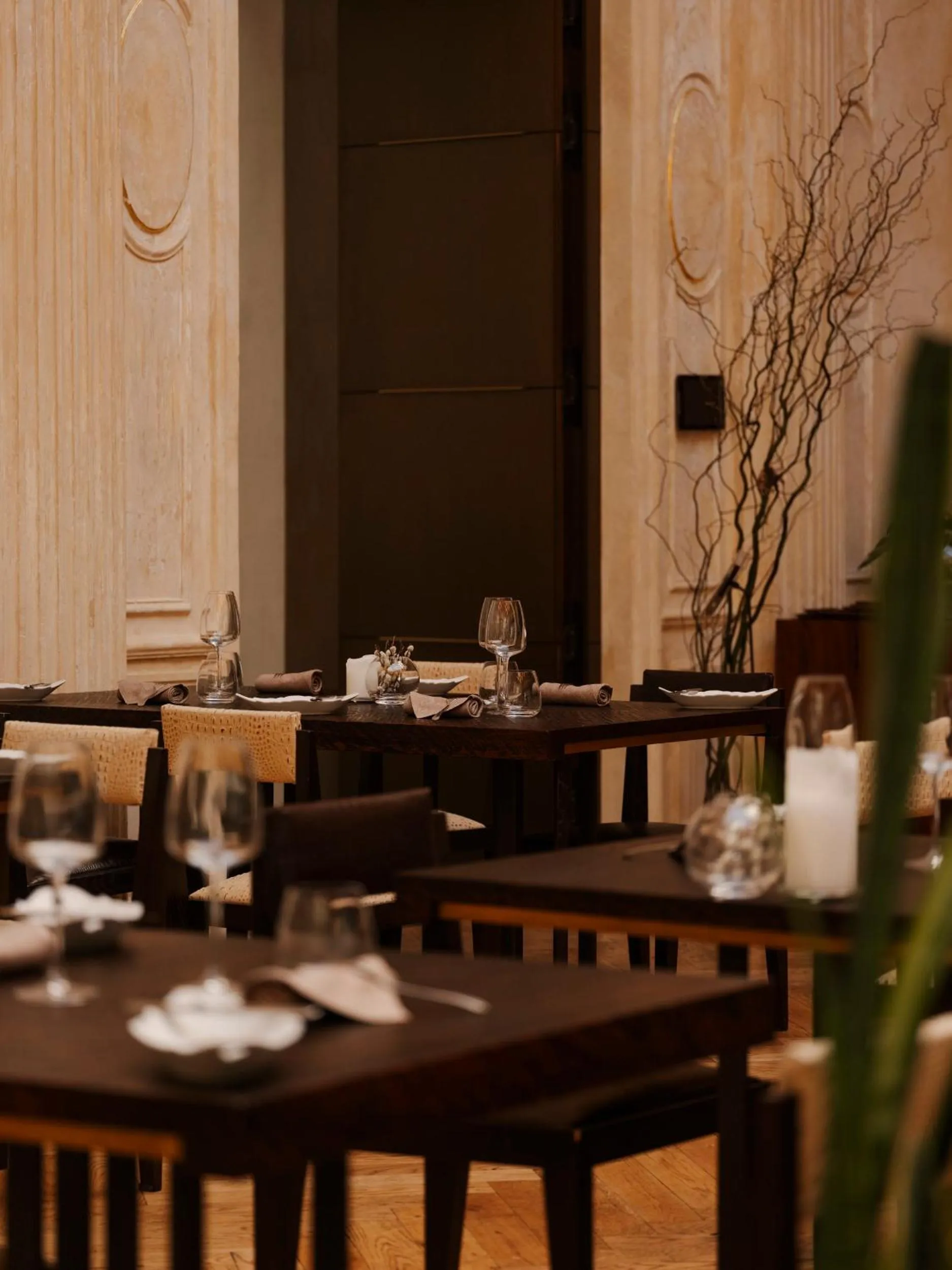 Restaurant/places to eat in Grand Hotel