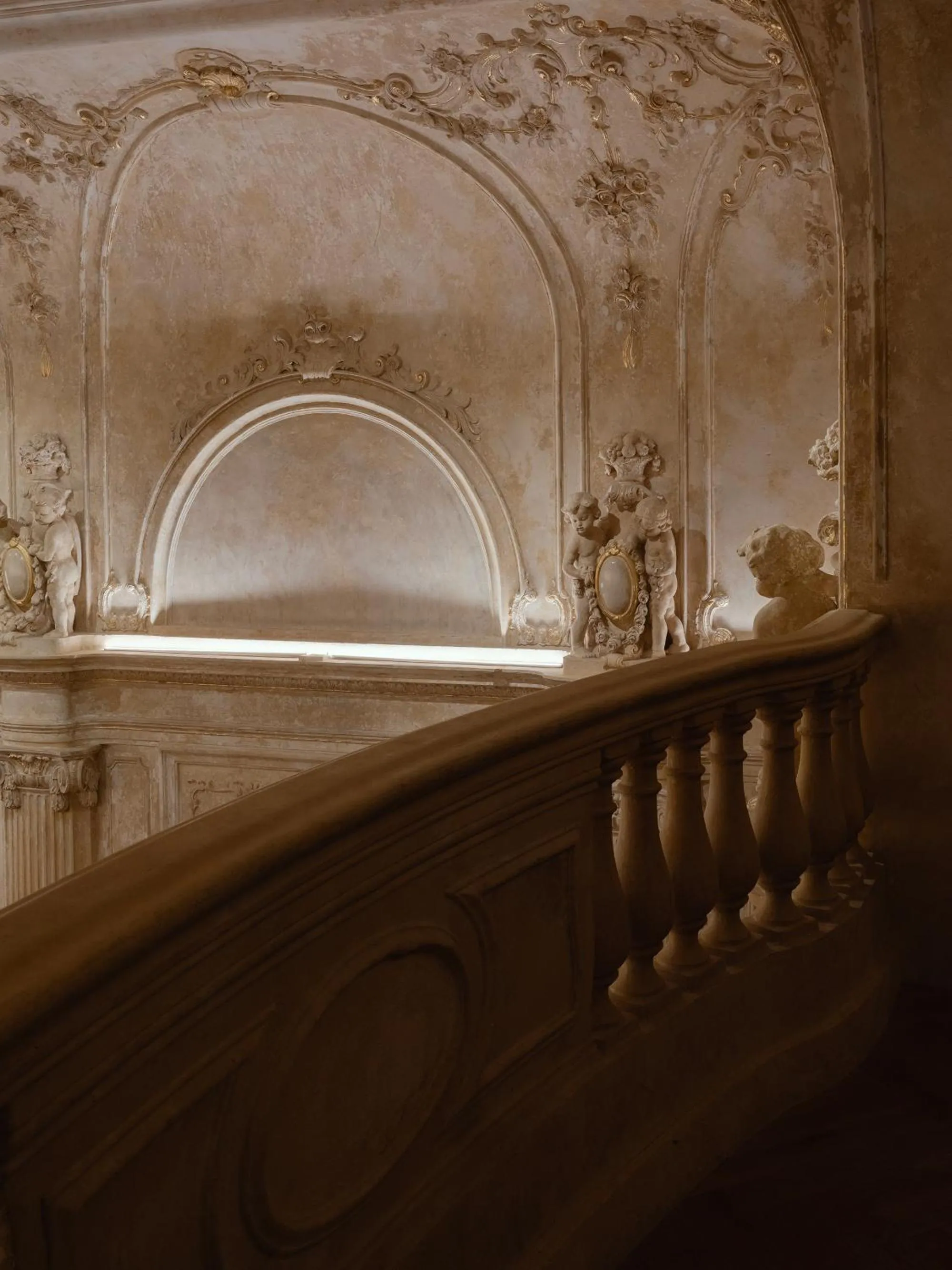 Restaurant/places to eat in Grand Hotel