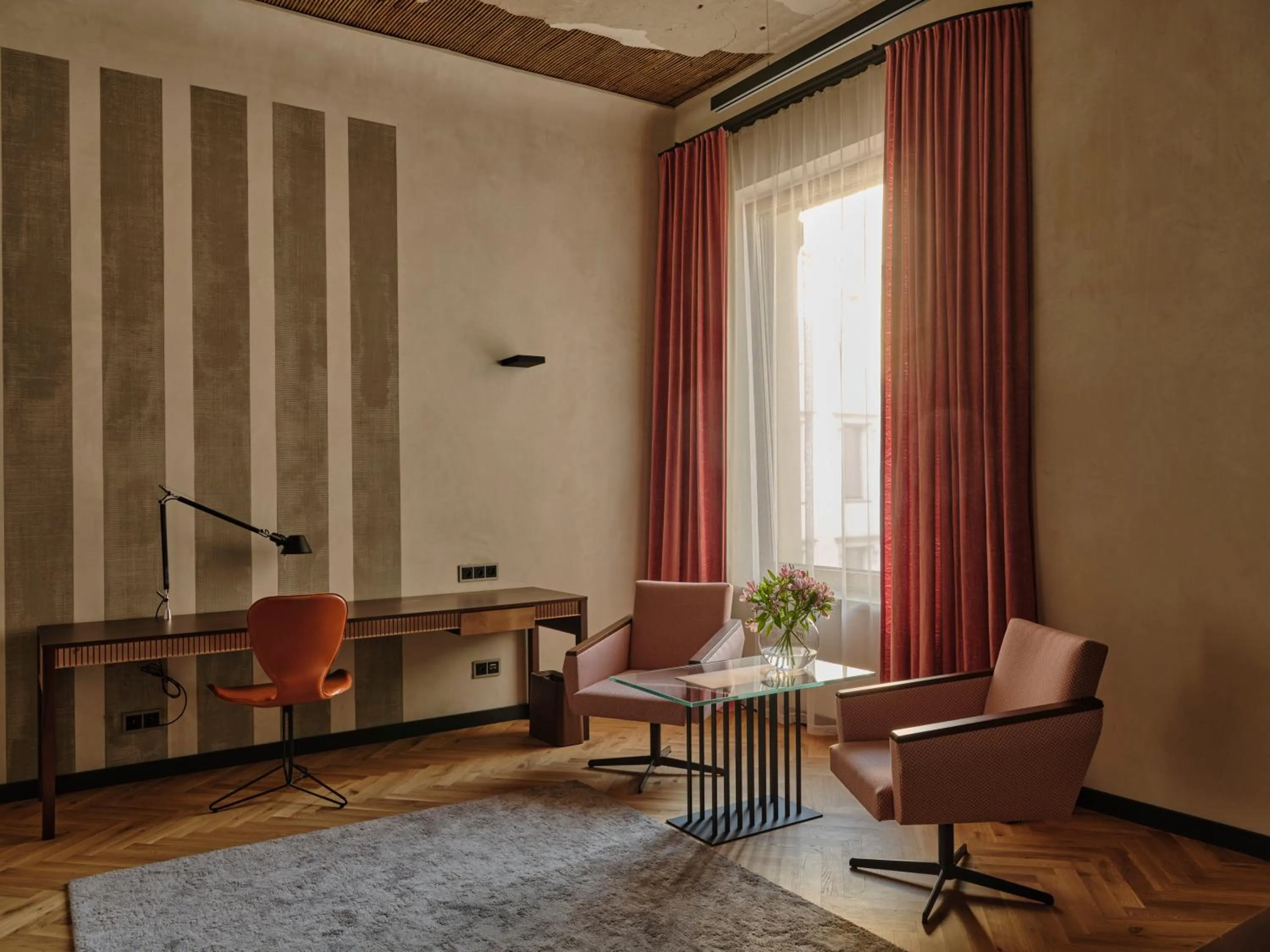 Seating area in Grand Hotel