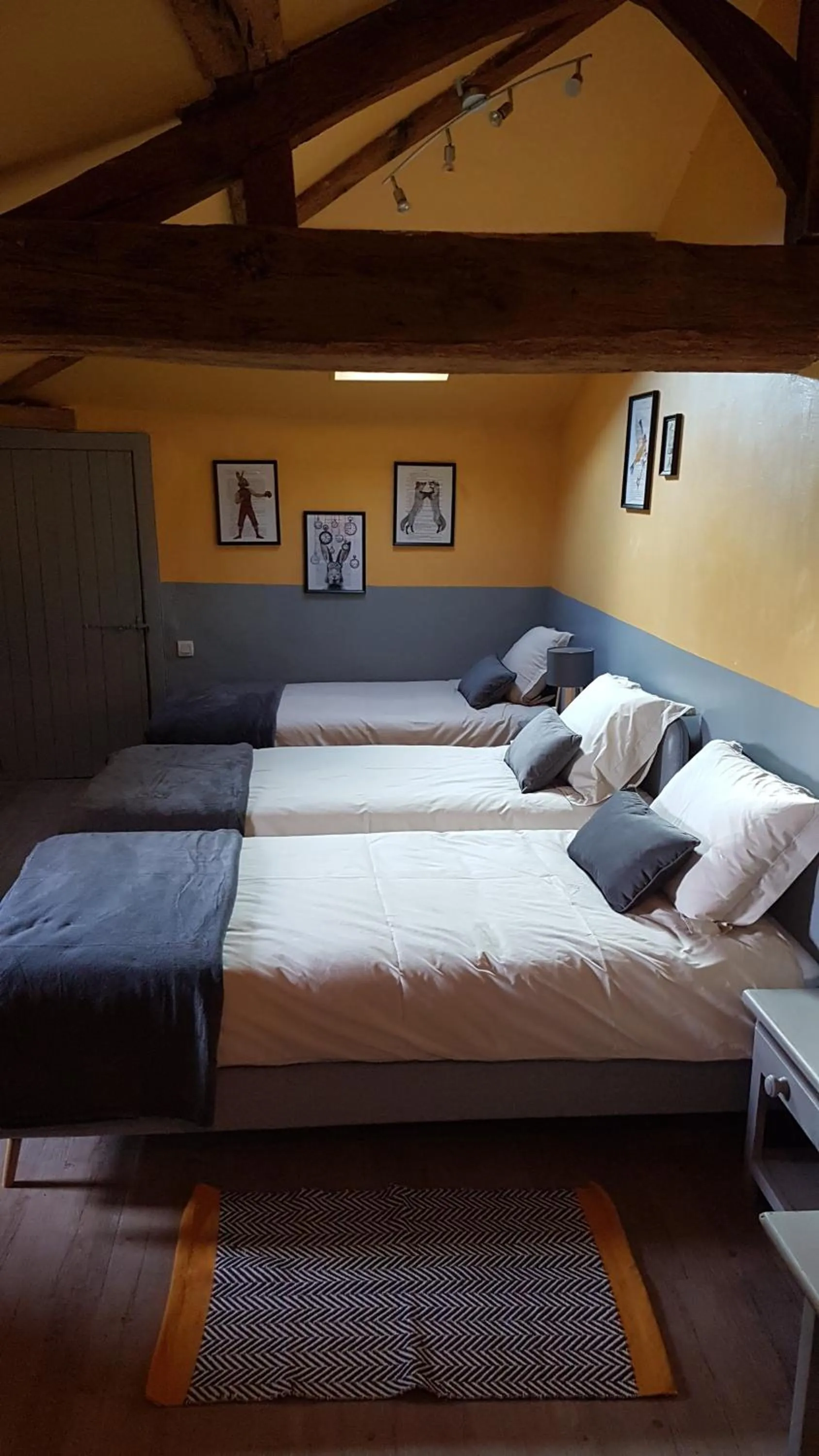 Library, Bed in Le Vieux Logis de la Galocherie