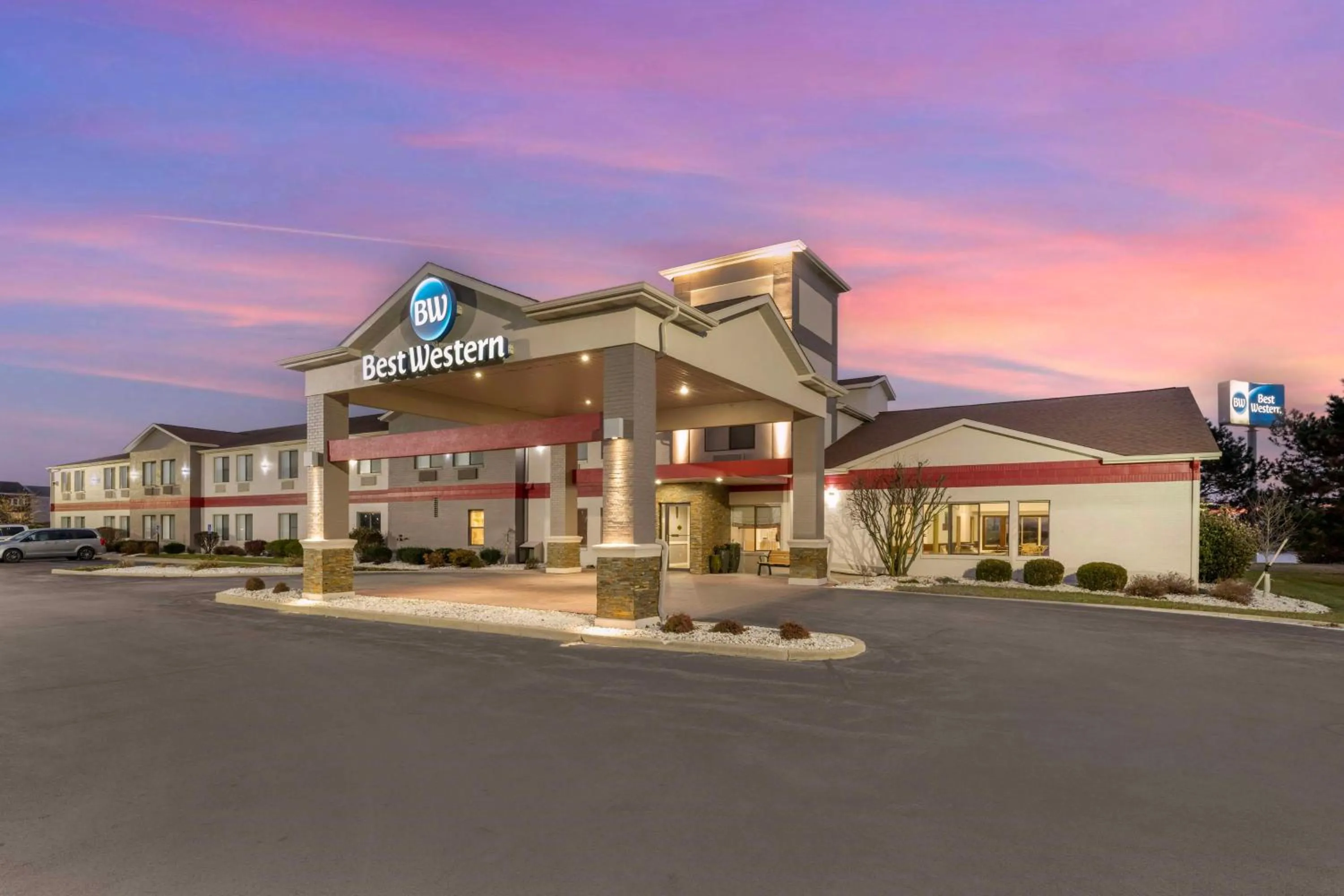 Property building in Best Western Celina