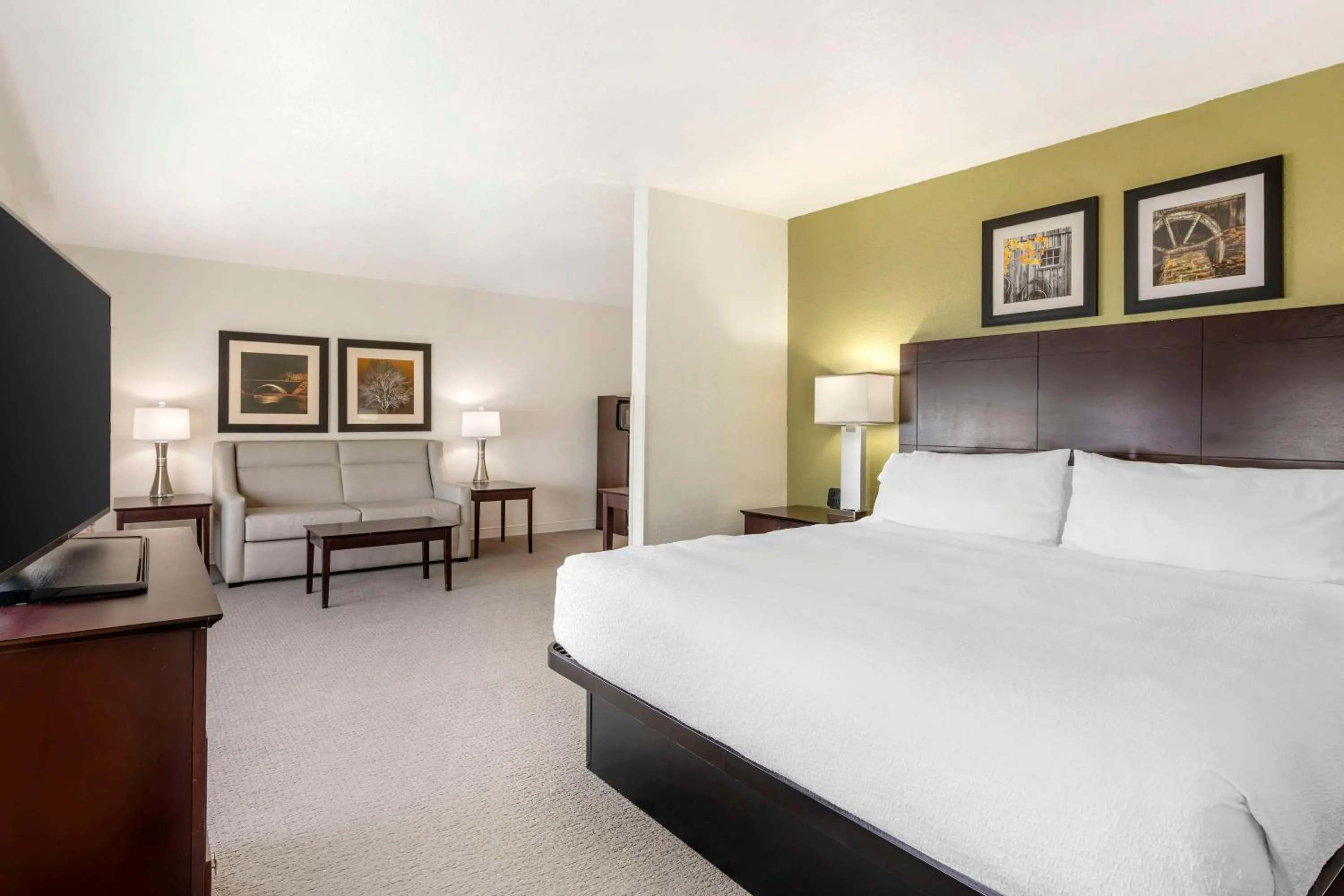 Photo of the whole room, Bed in Best Western Celina