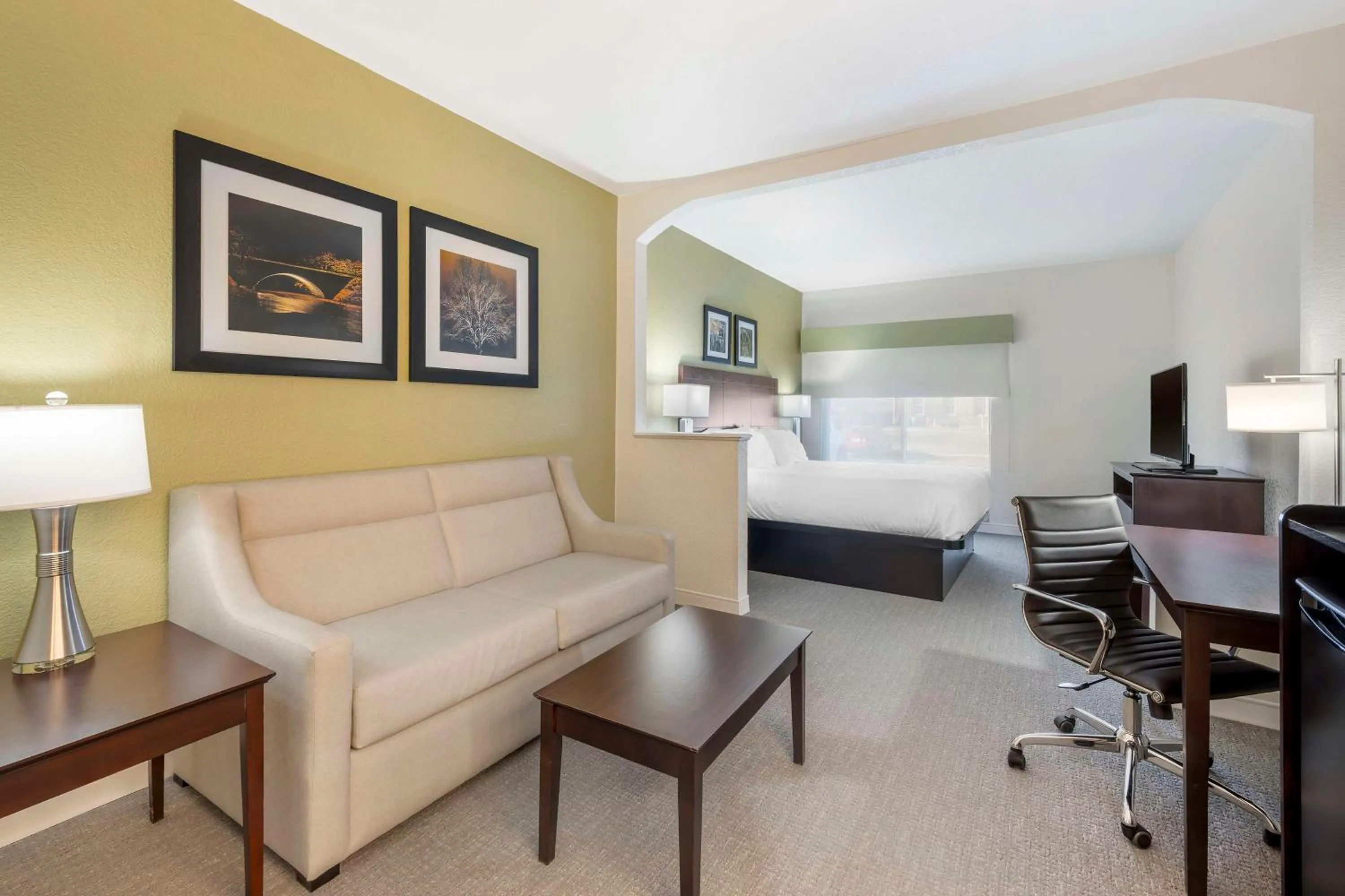 Bedroom in Best Western Celina