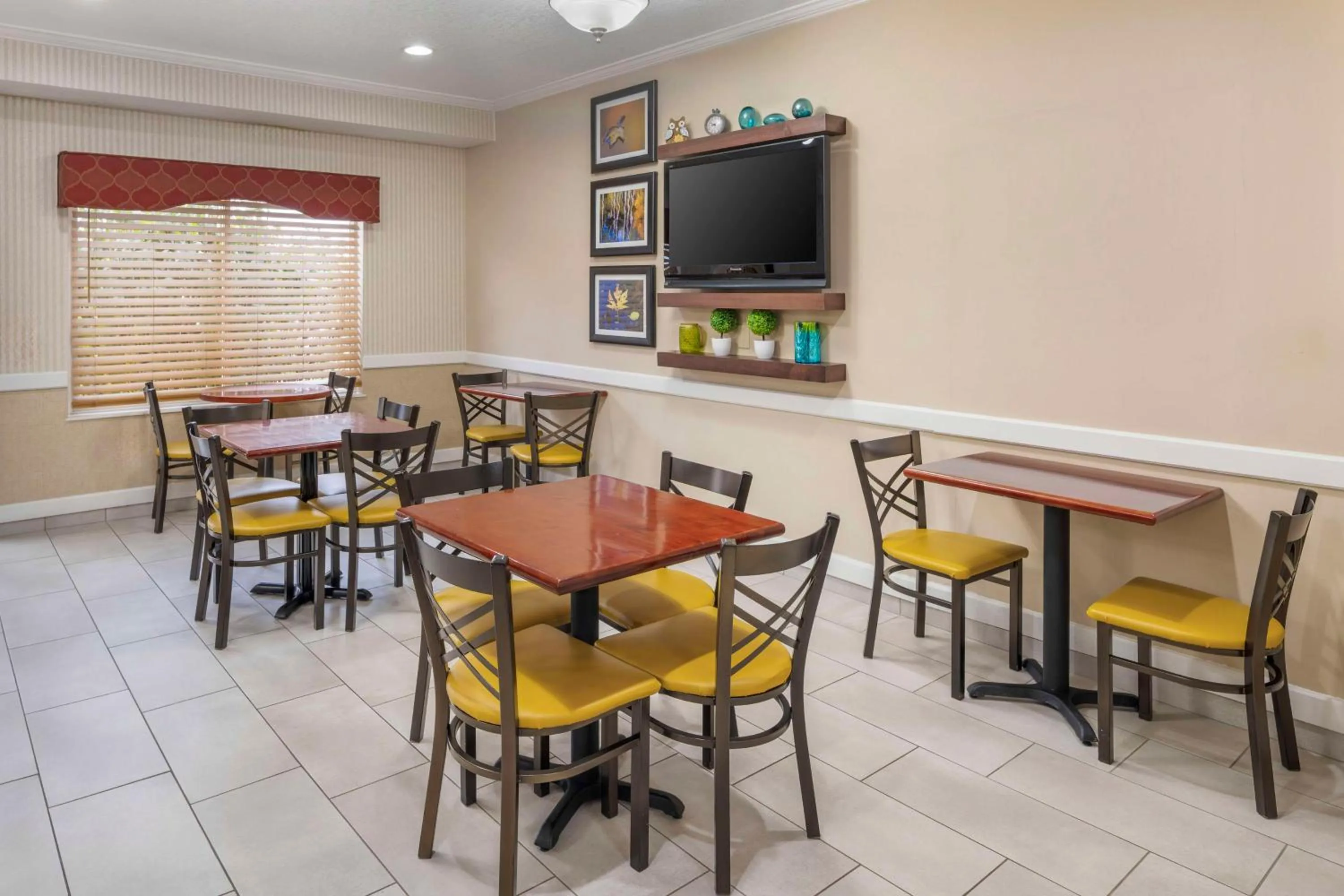 Breakfast in Best Western Celina