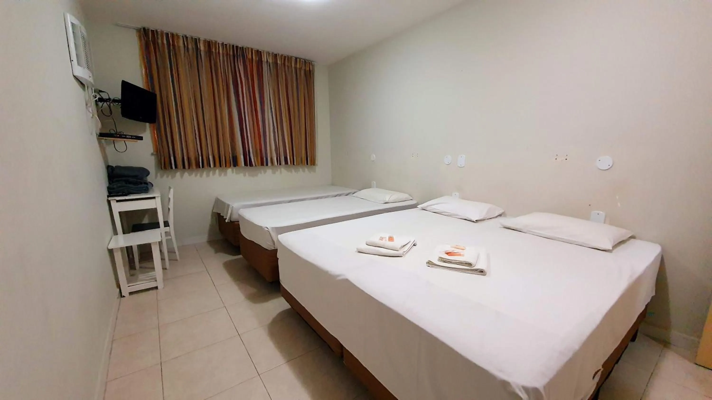 Bedroom, Bed in Hotel Angrense