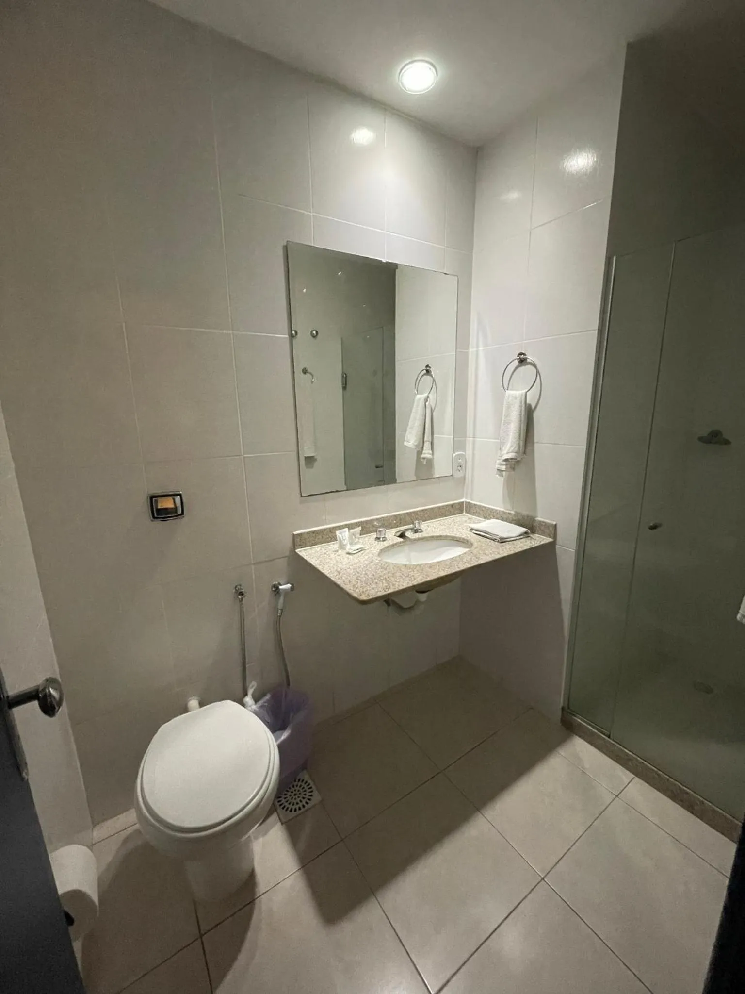 Bathroom in Copacabana Blue Hotel