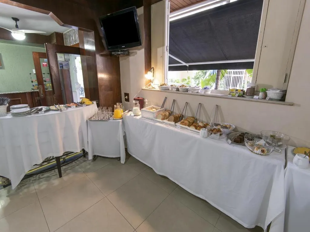 Continental breakfast in Hotel Angrense