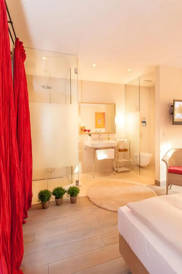 Photo of the whole room, Bed in LA VILLA am Starnberger See