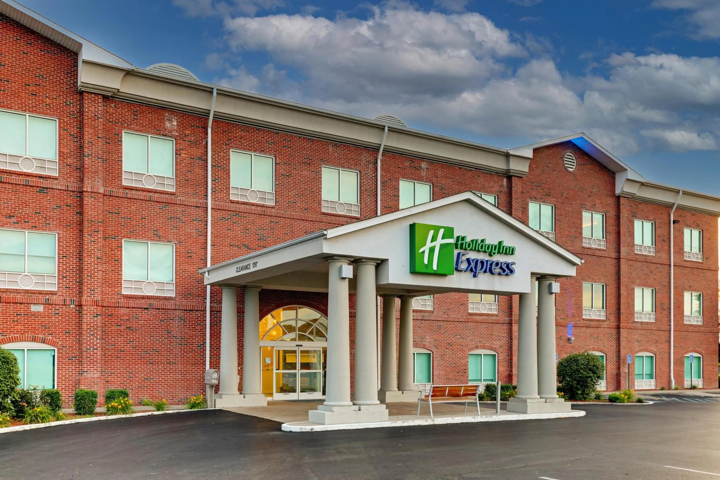 Property building in Holiday Inn Express Campbellsville by IHG