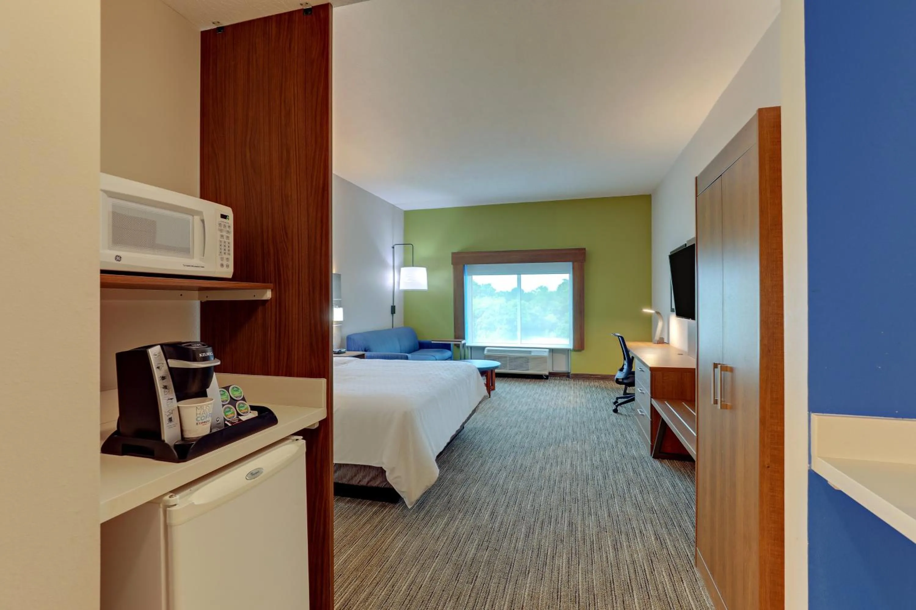 Photo of the whole room, Bed in Holiday Inn Express Campbellsville by IHG