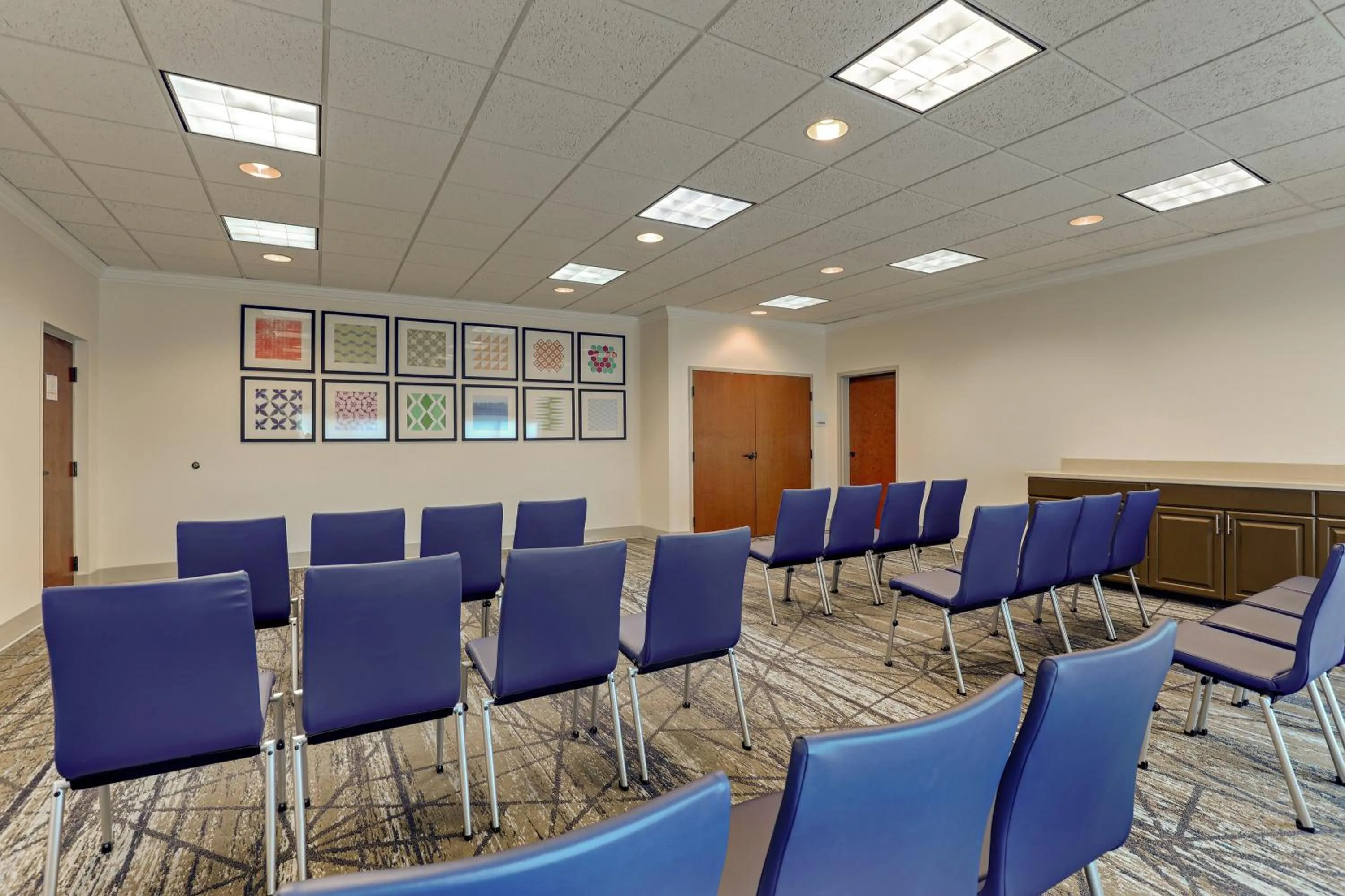 Meeting/conference room in Holiday Inn Express Campbellsville by IHG