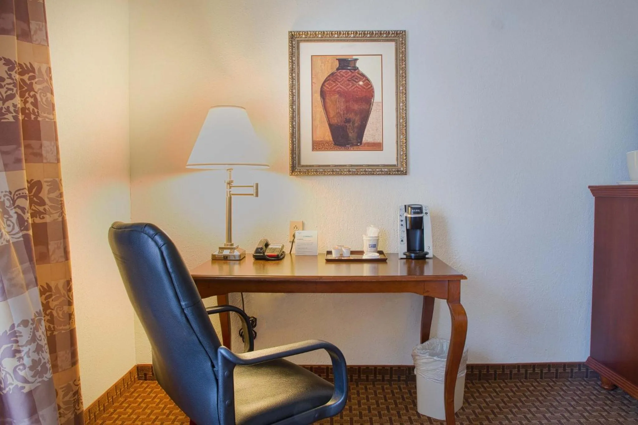 Photo of the whole room in Holiday Inn Express Hotel & Suites Center by IHG