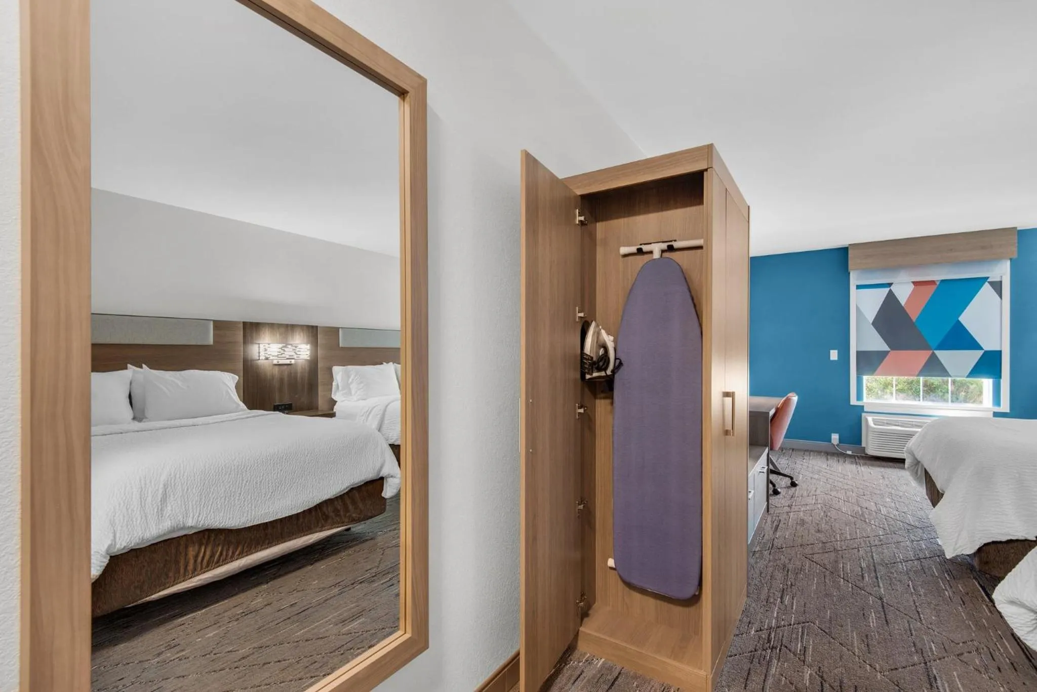 Photo of the whole room, Bed in Holiday Inn Express Destin E - Commons Mall Area by IHG