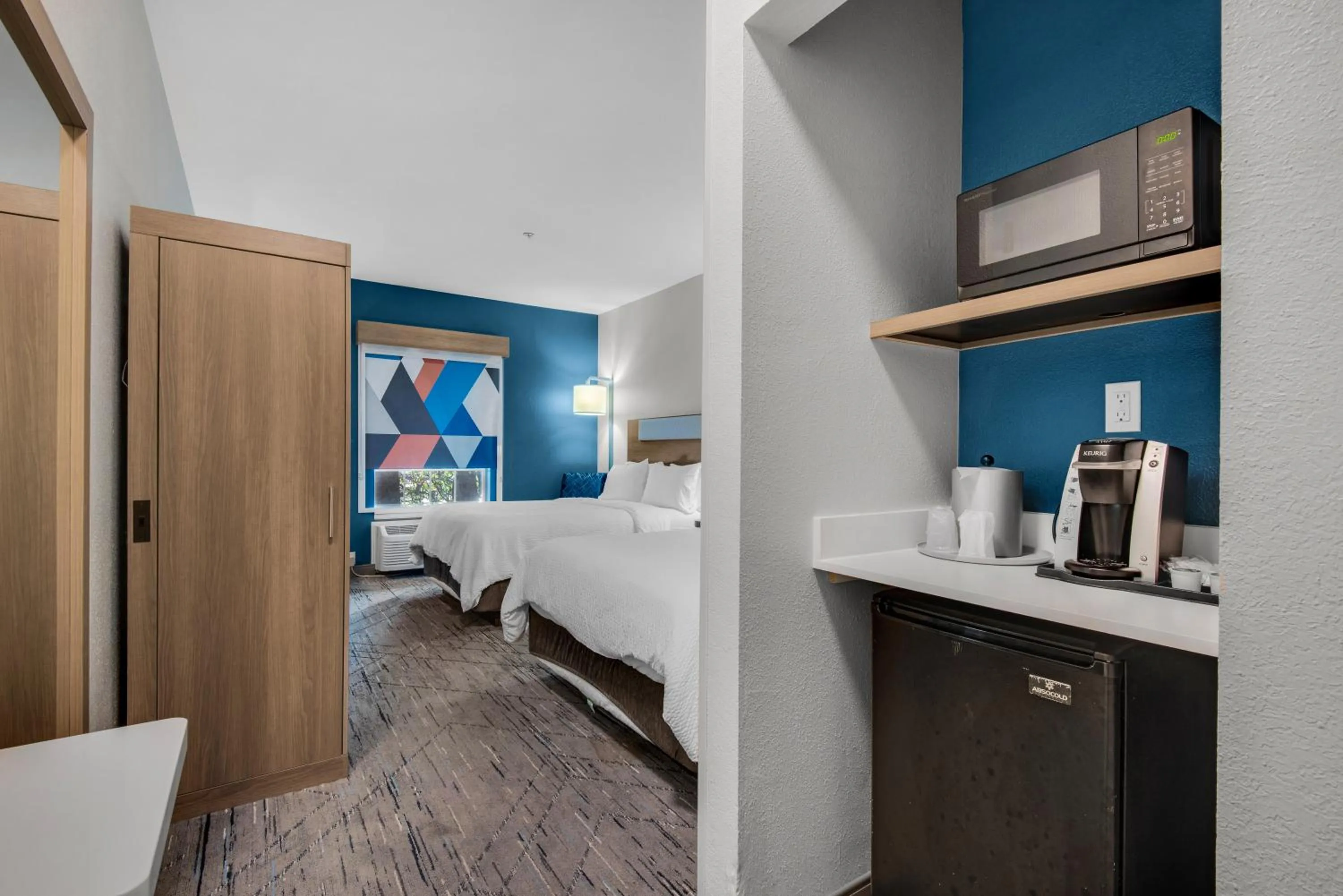 Bed in Holiday Inn Express Destin E - Commons Mall Area by IHG